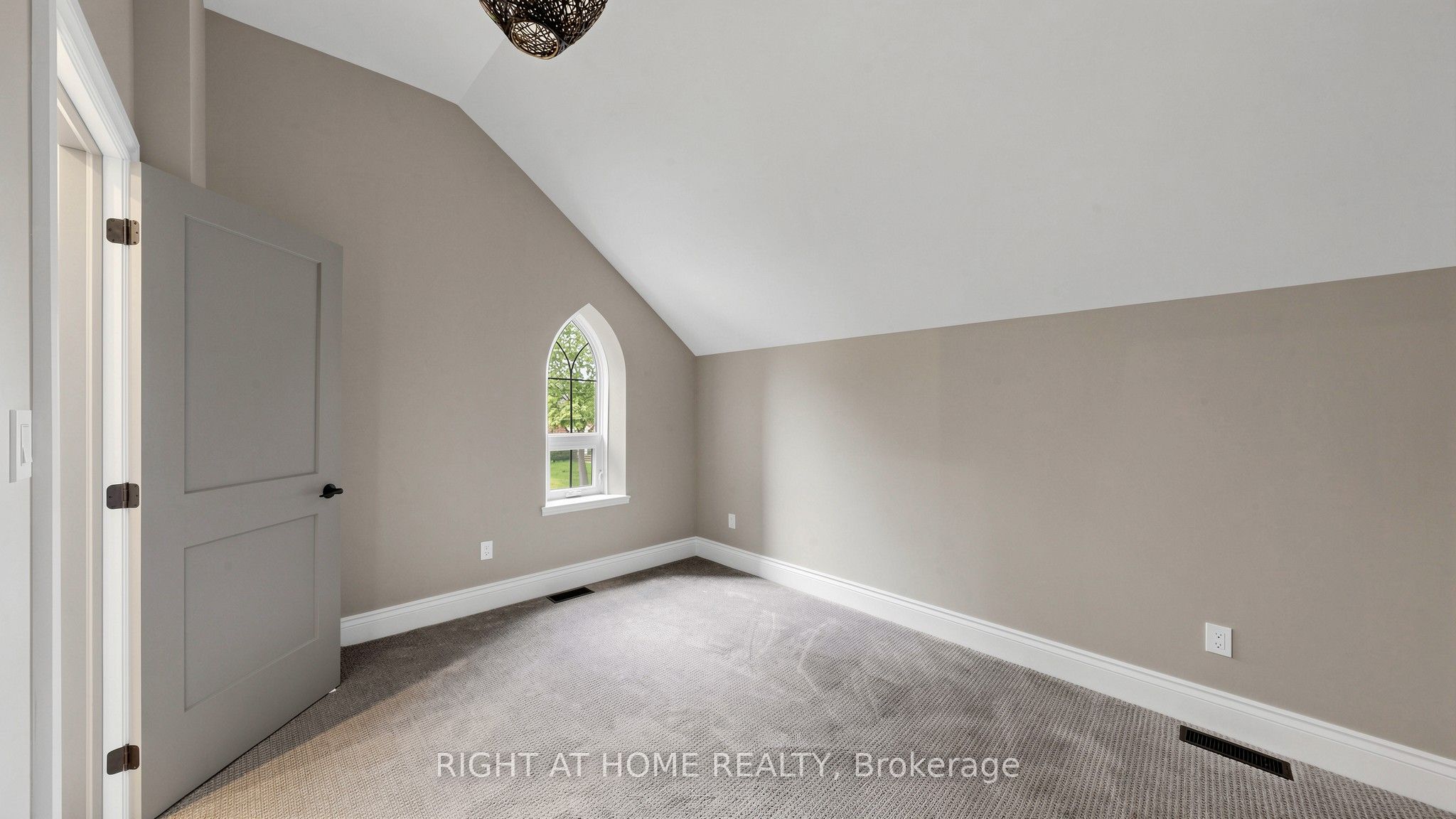 41 Talbot Road Property Photo 23