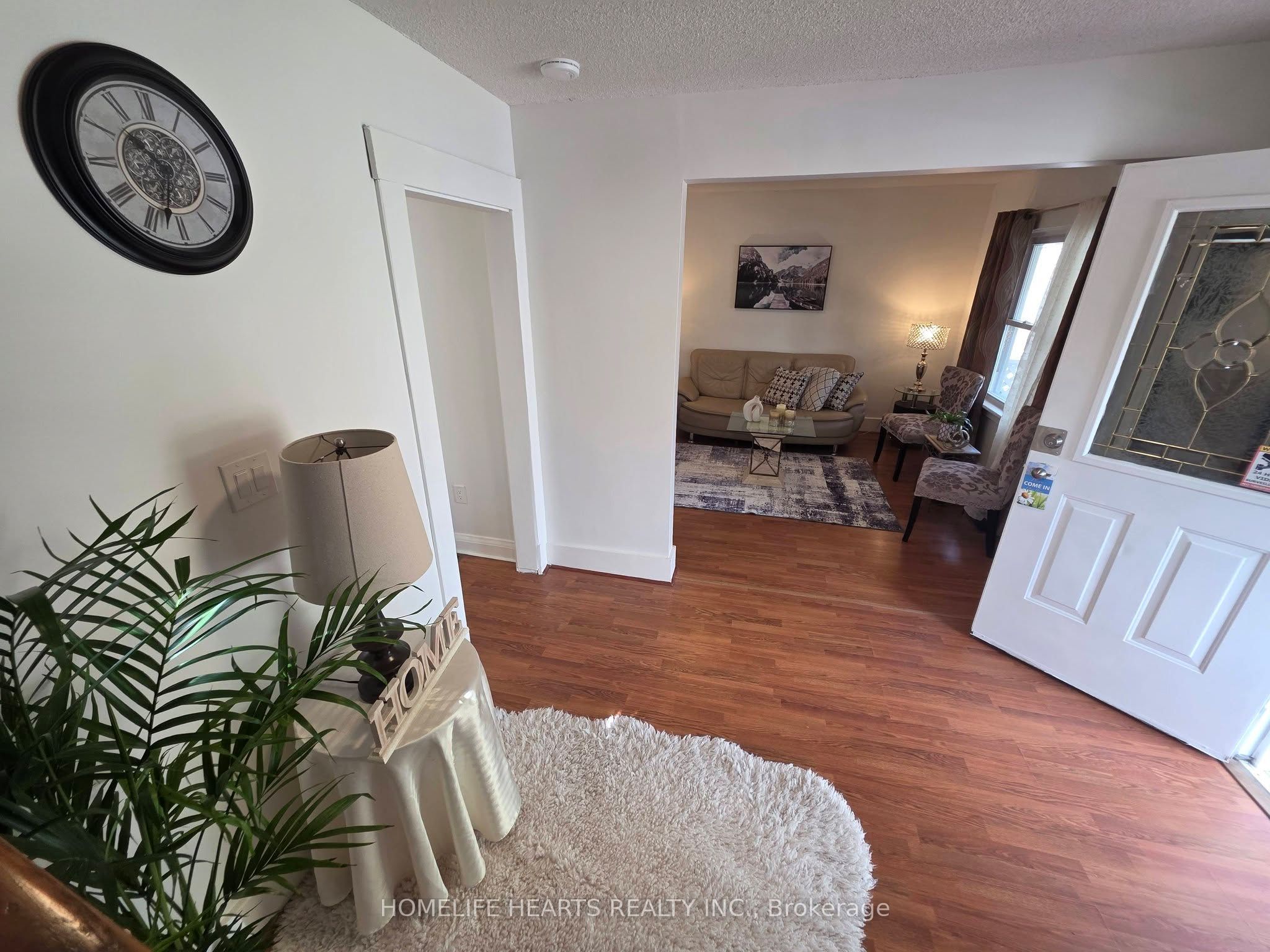 5404 Bridge Street Property Photo 6