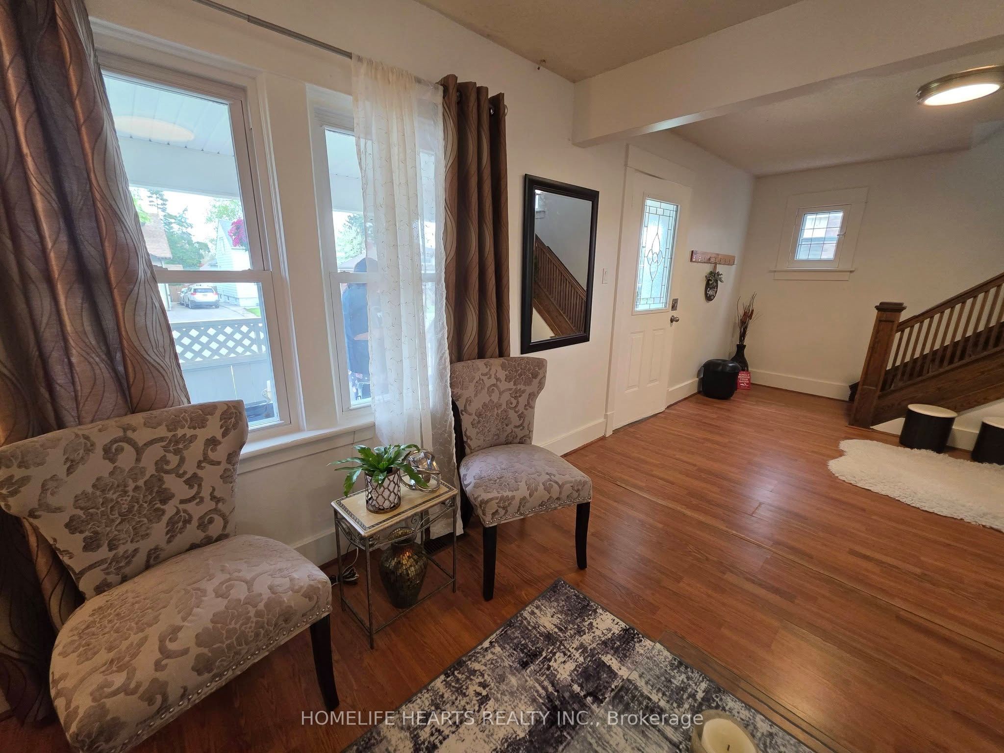 5404 Bridge Street Property Photo 9