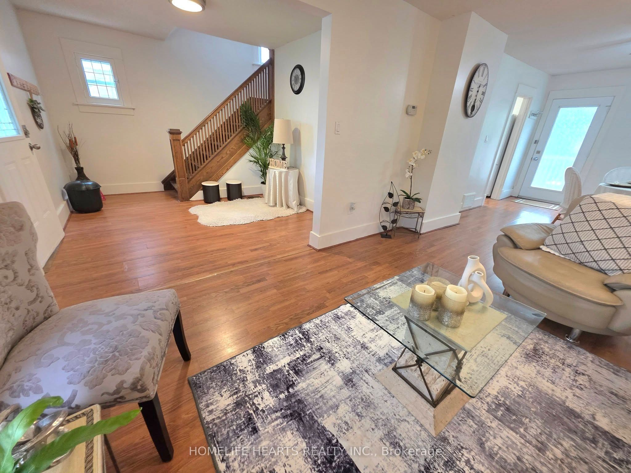 5404 Bridge Street Property Photo 10
