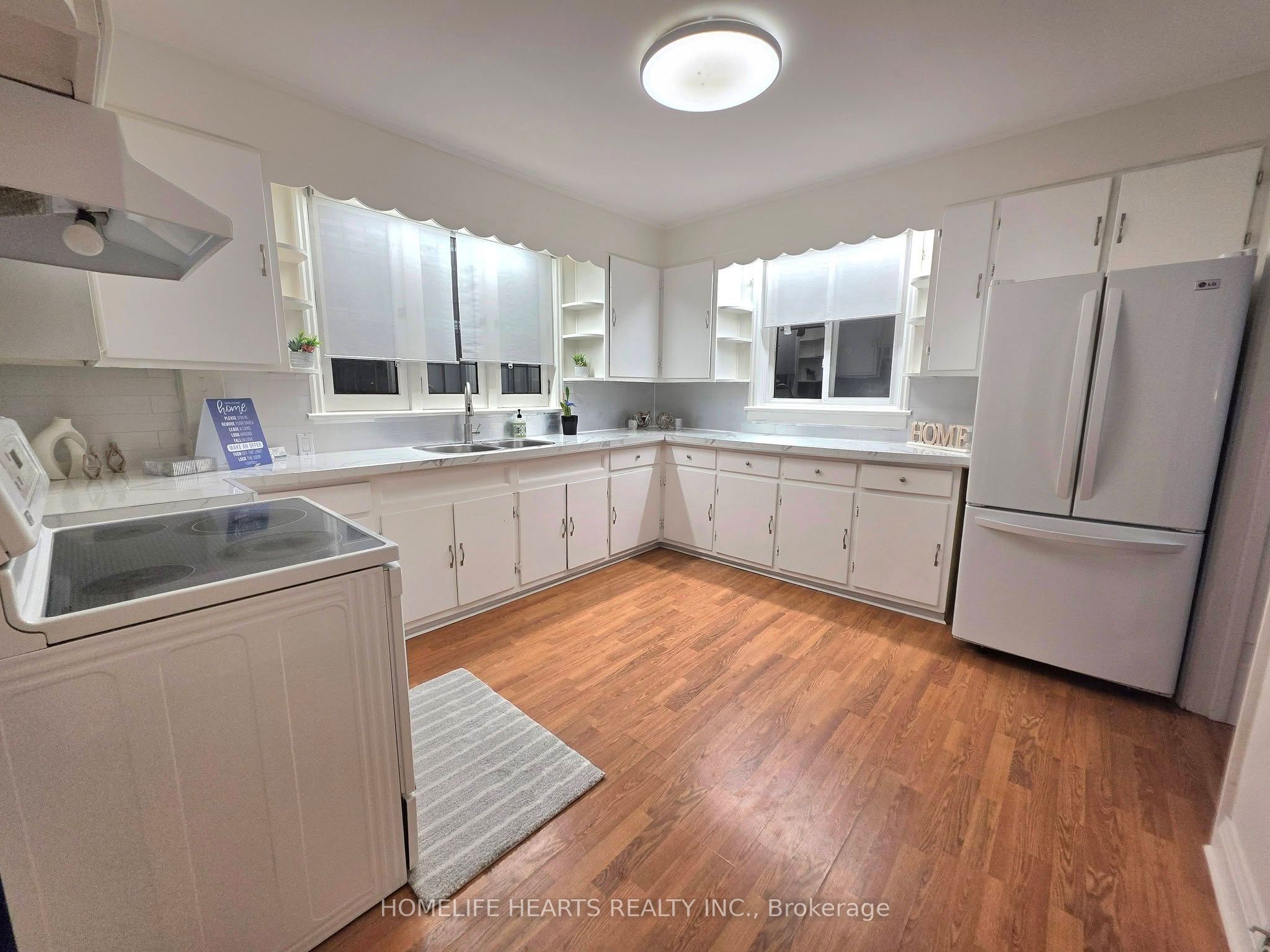 5404 Bridge Street Property Photo 15