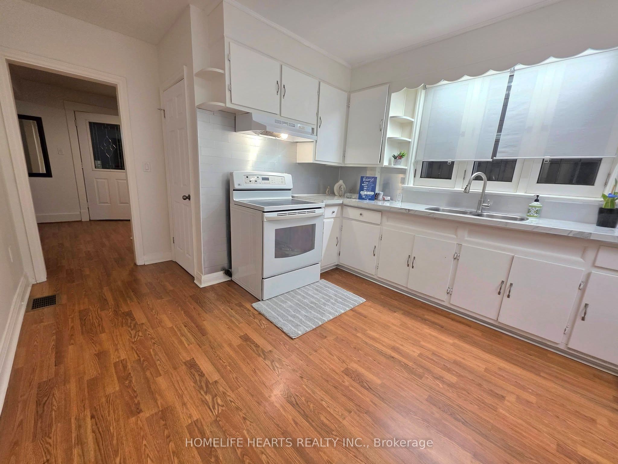 5404 Bridge Street Property Photo 16