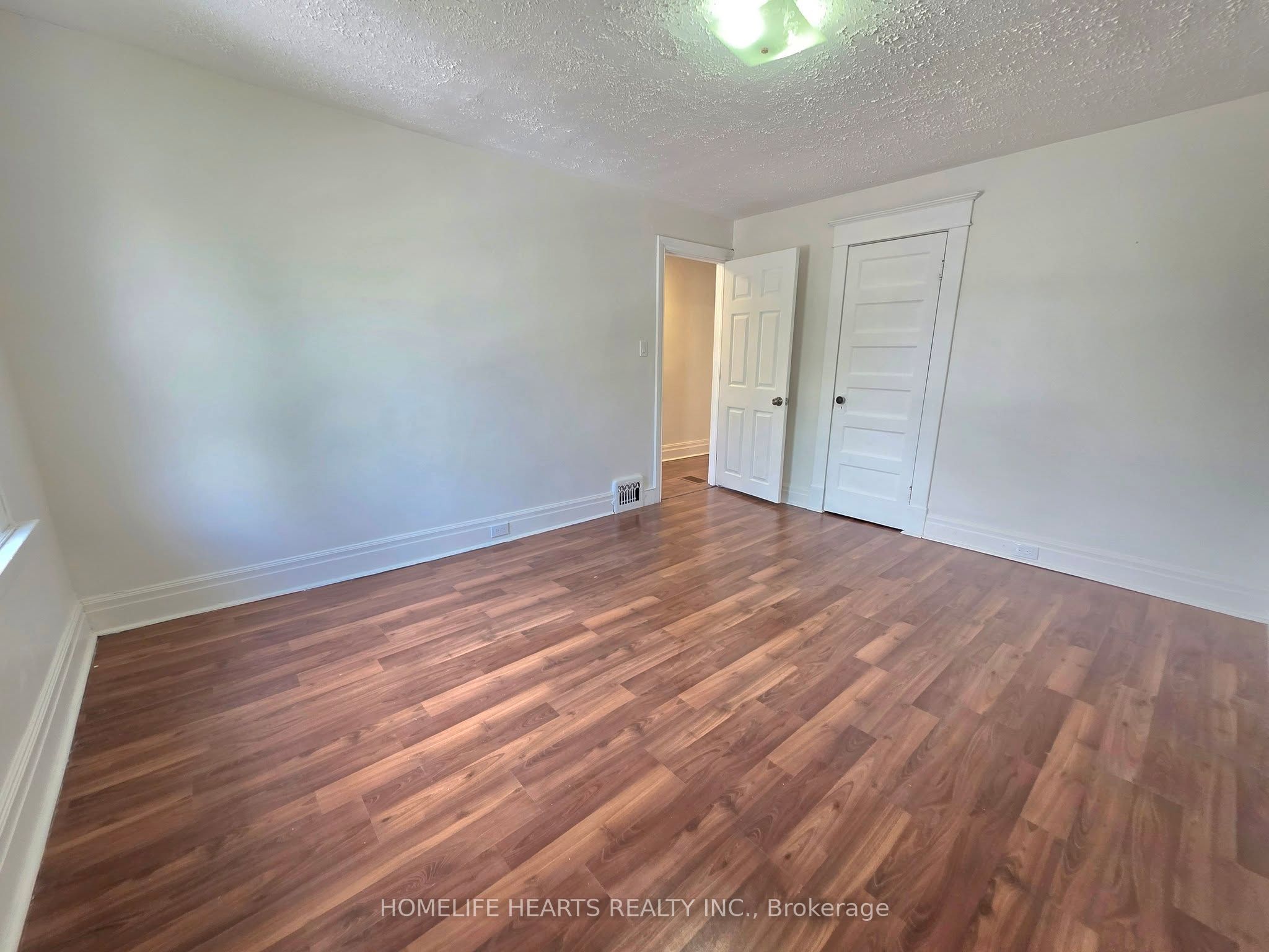 5404 Bridge Street Property Photo 21