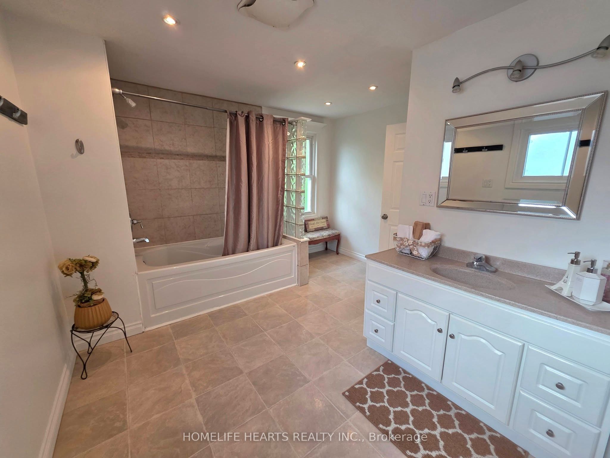 5404 Bridge Street Property Photo 24