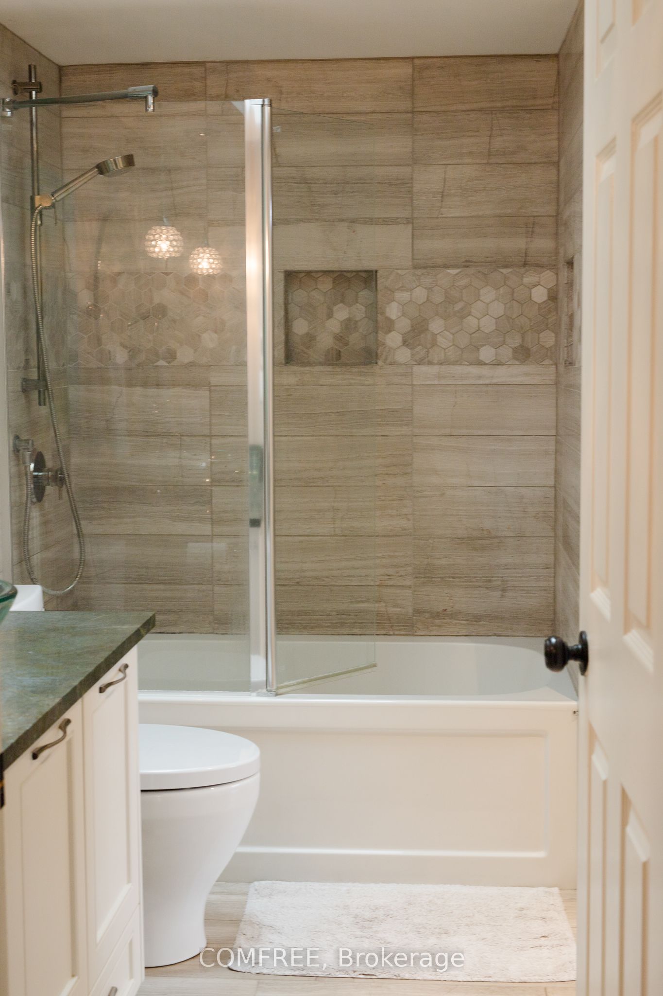 10 Endicott Drive Property Photo 14