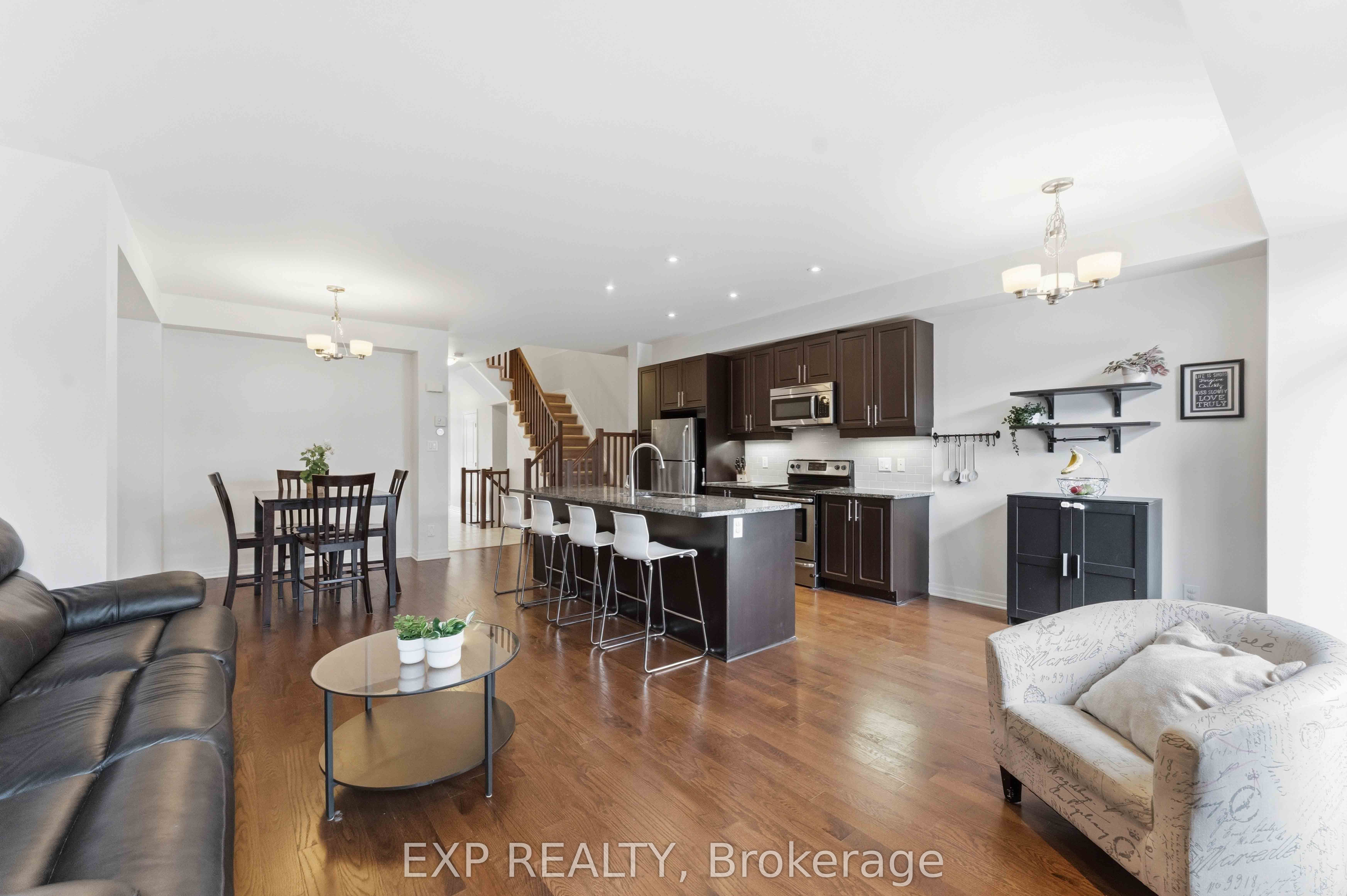 151 Hawkshaw Crescent Property Photo 8
