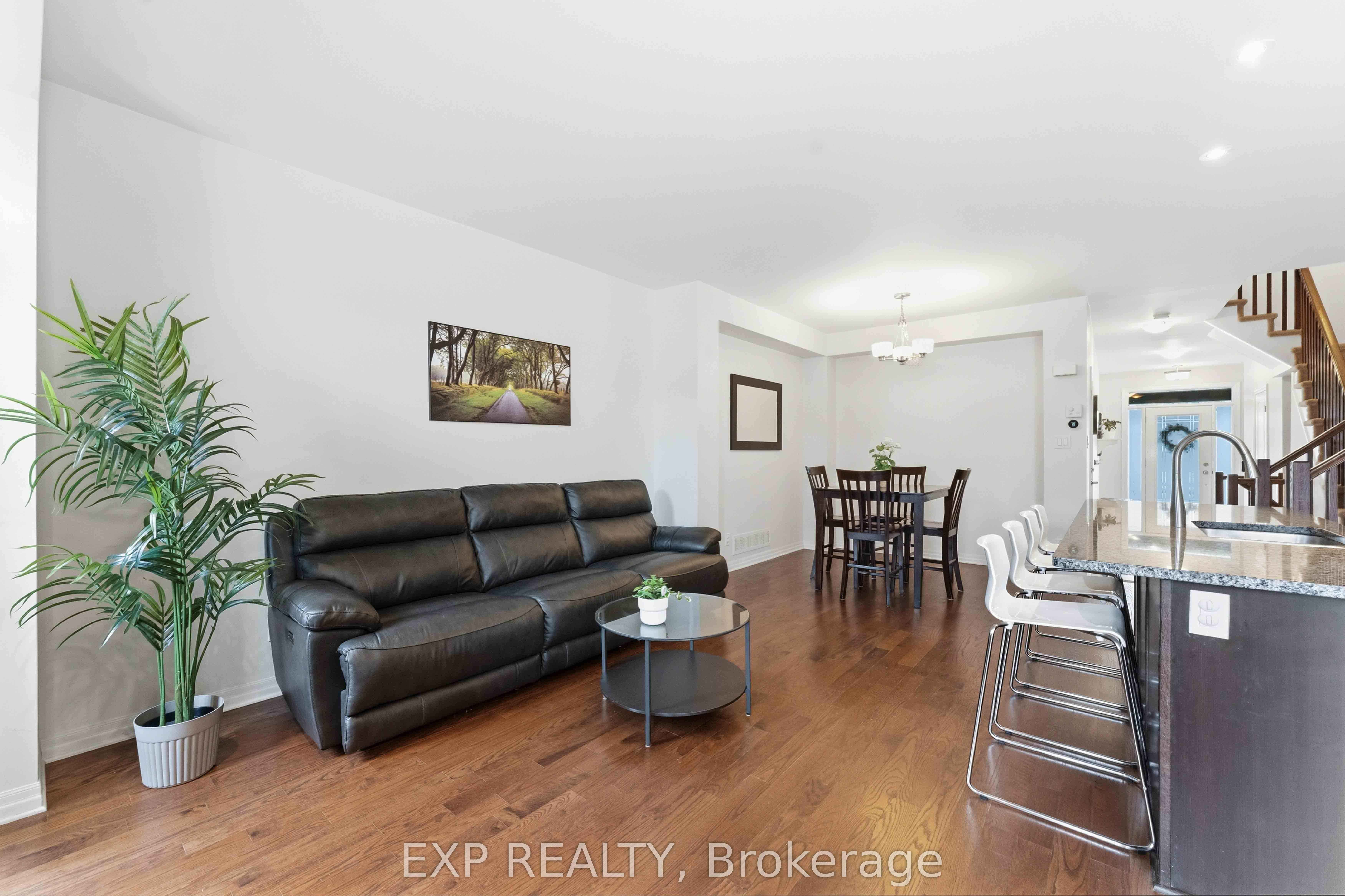 151 Hawkshaw Crescent Property Photo 9