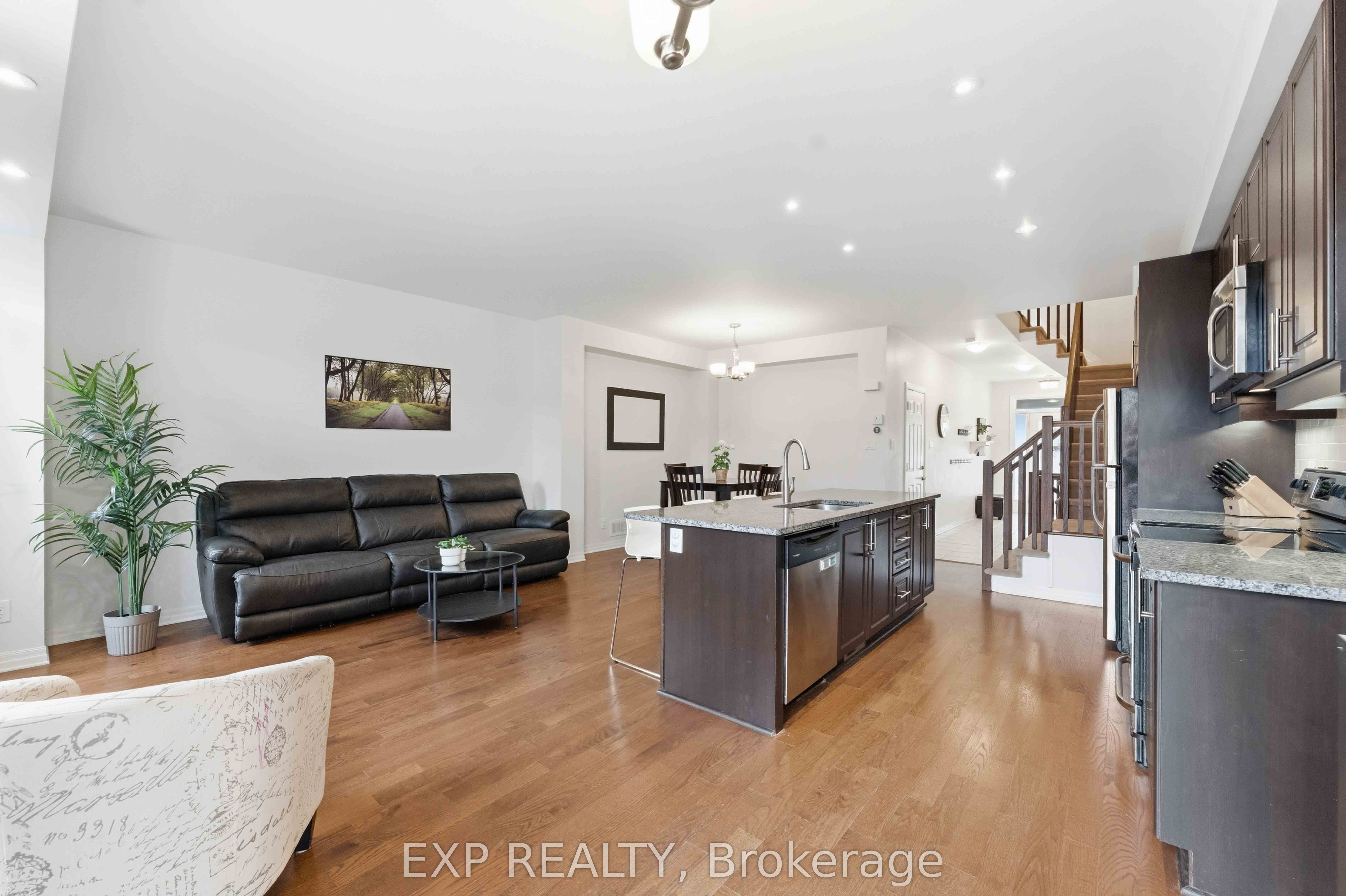 151 Hawkshaw Crescent Property Photo 10