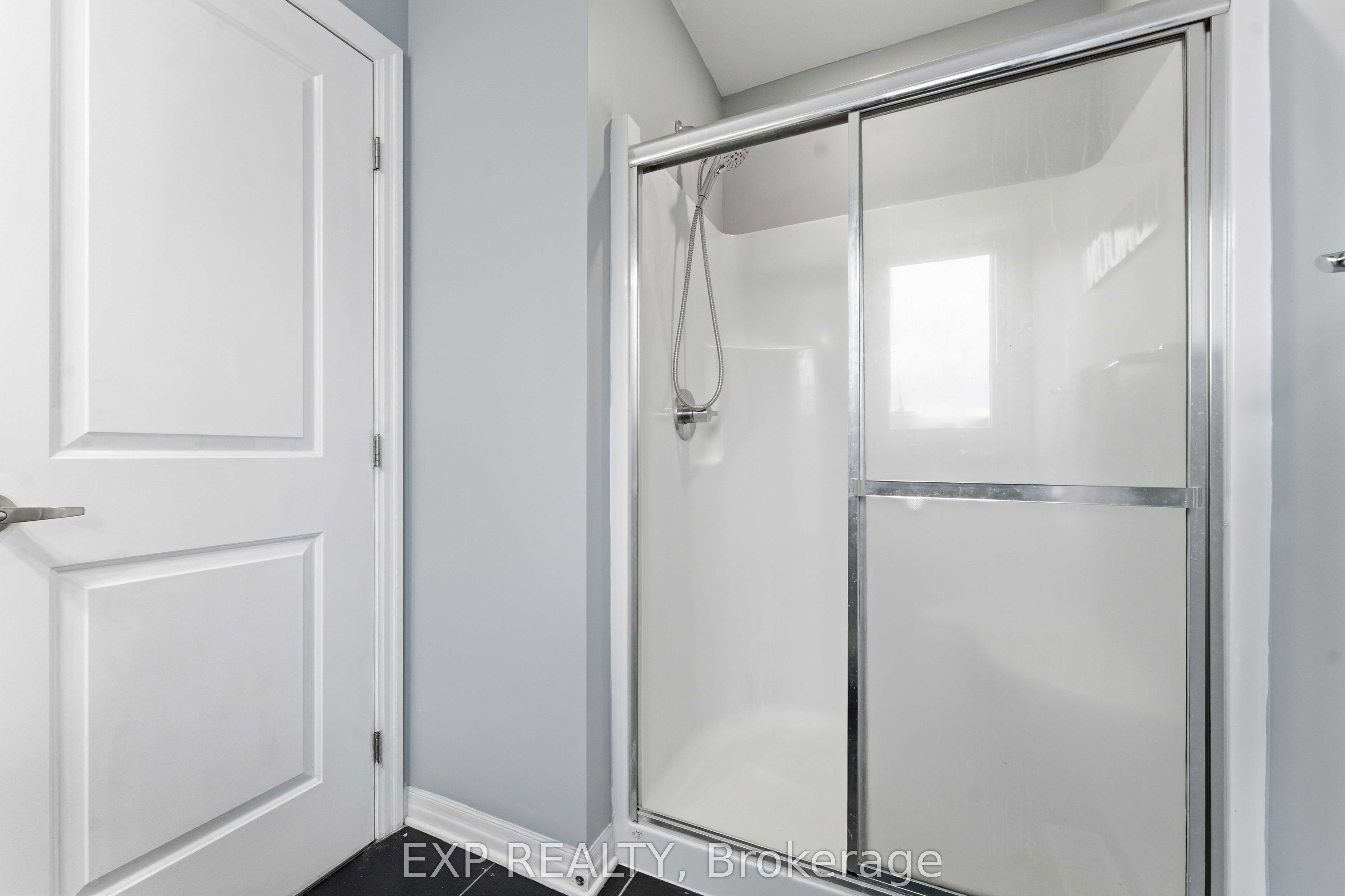151 Hawkshaw Crescent Property Photo 14