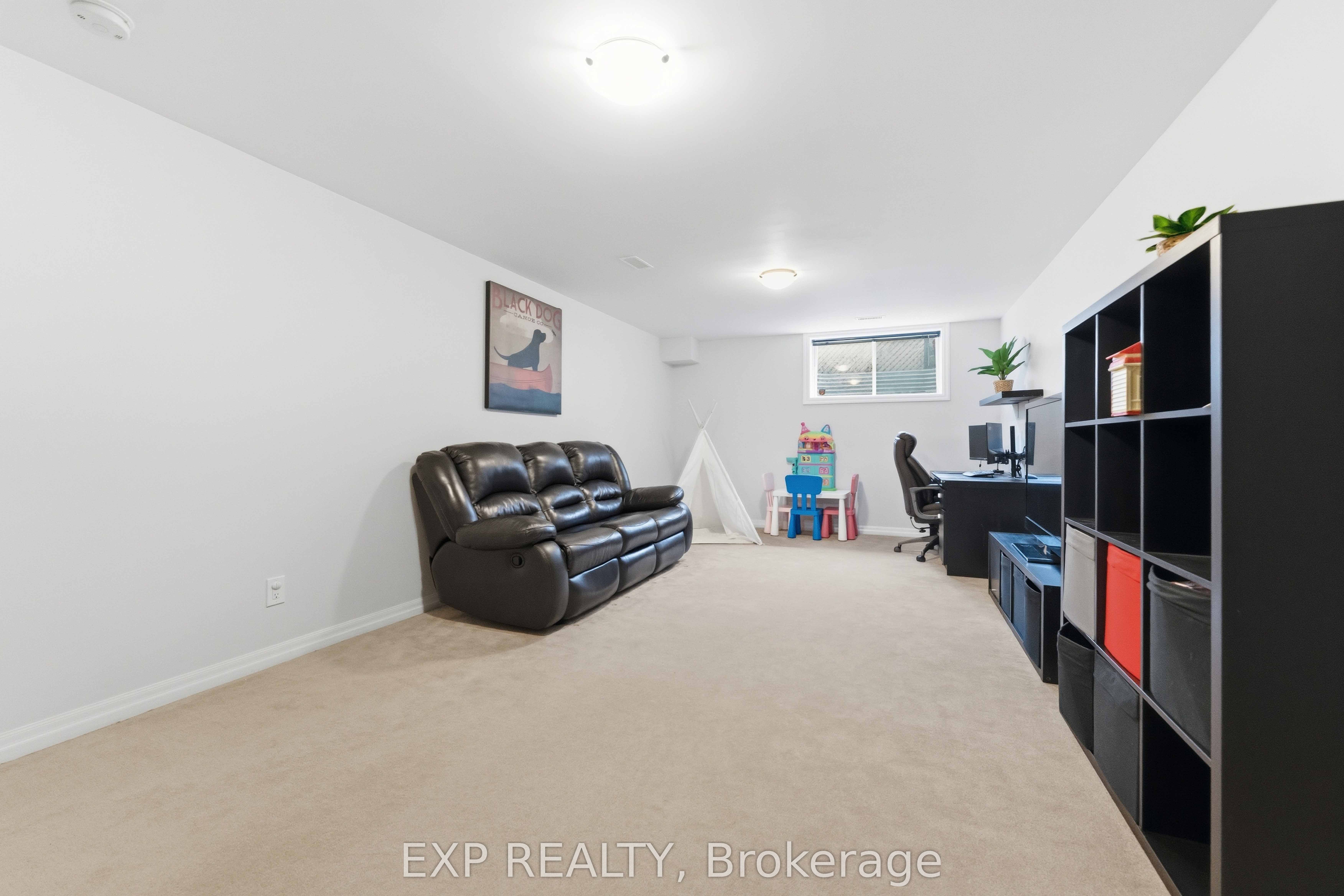 151 Hawkshaw Crescent Property Photo 18