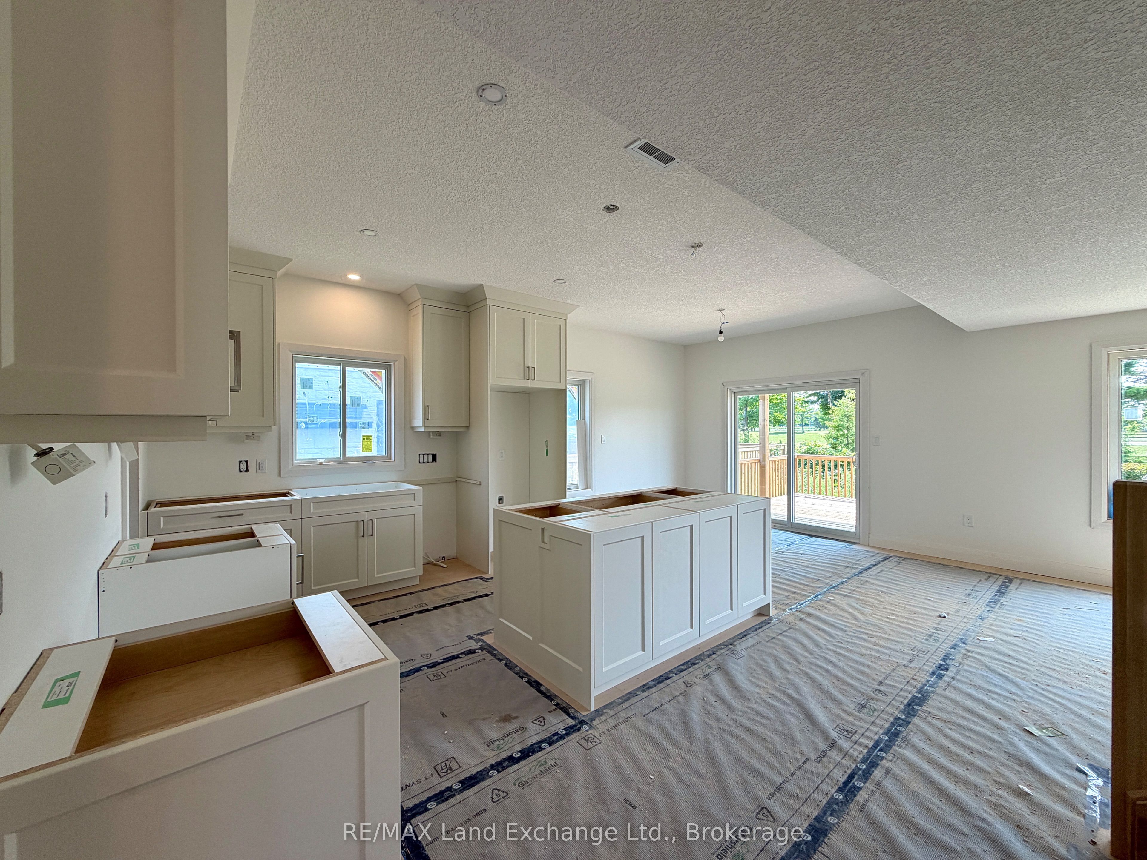 382 Frances Street Property Photo 6
