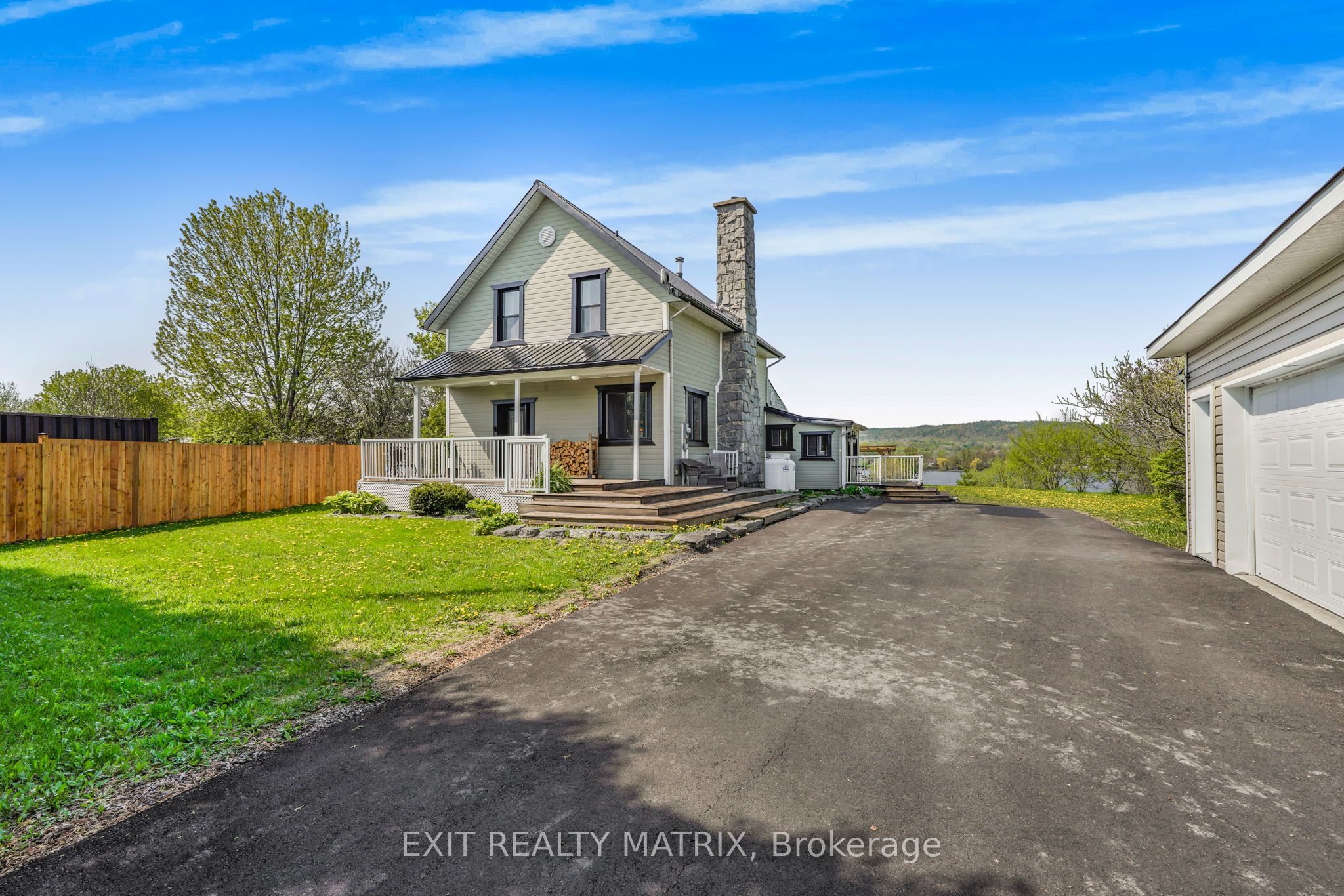 1871 Lajoie Street Property Photo 1
