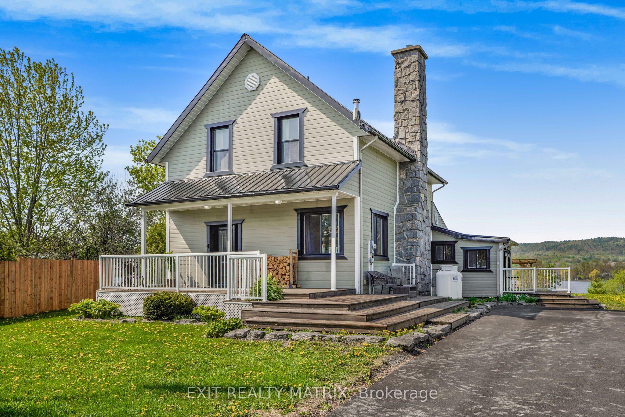 1871 Lajoie Street Property Photo 2