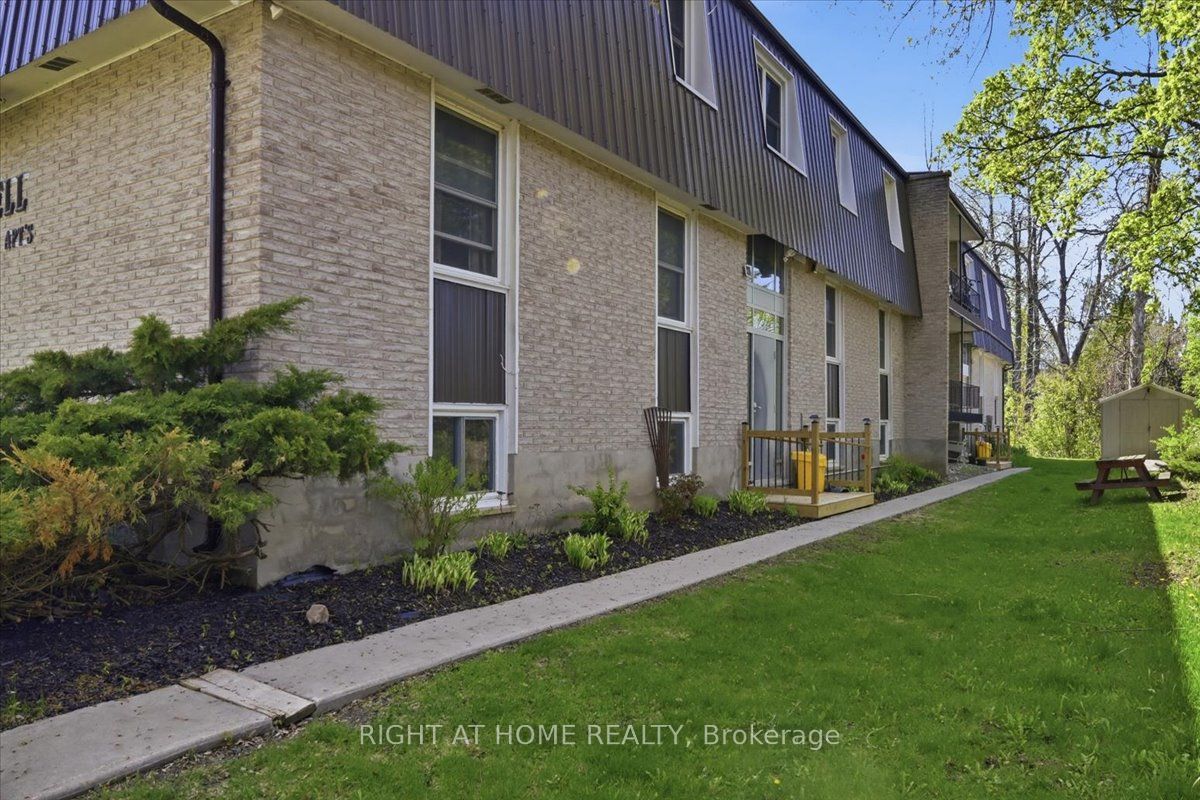 116 Saskatoon Avenue N Property Photo 1
