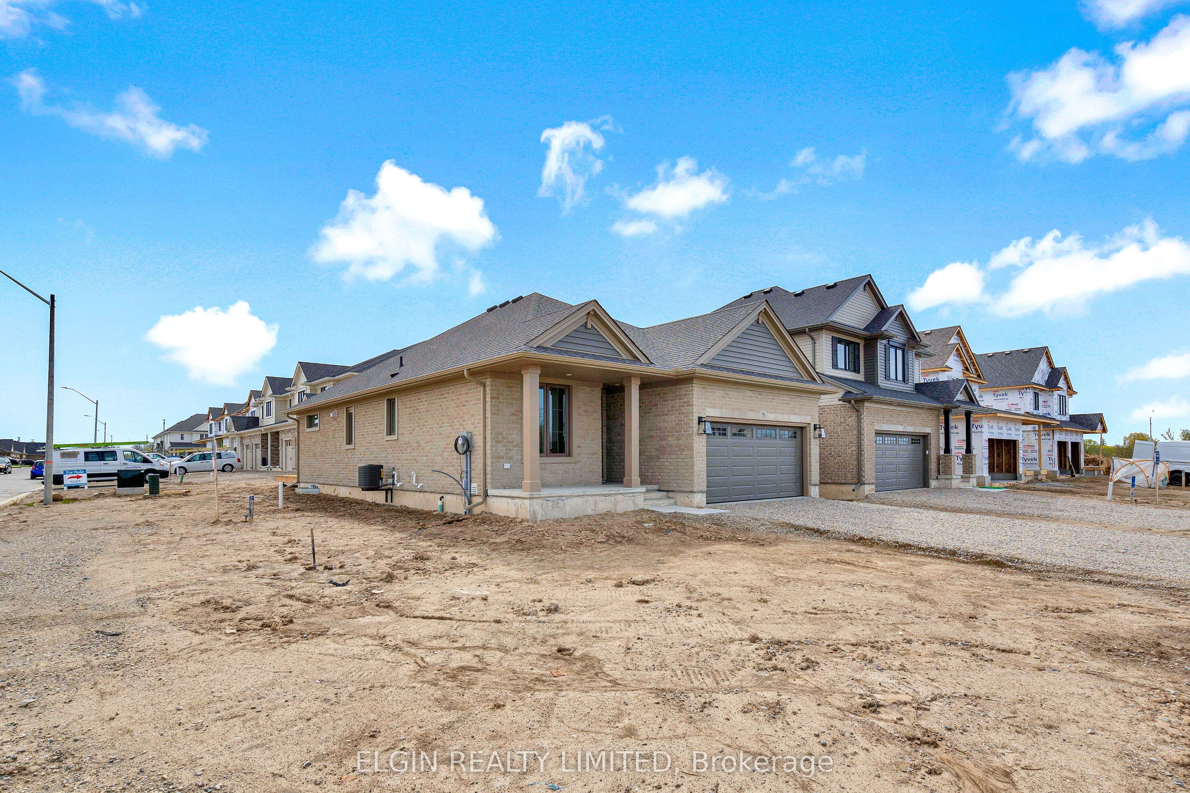 79 Hemlock Crescent Property Photo 2