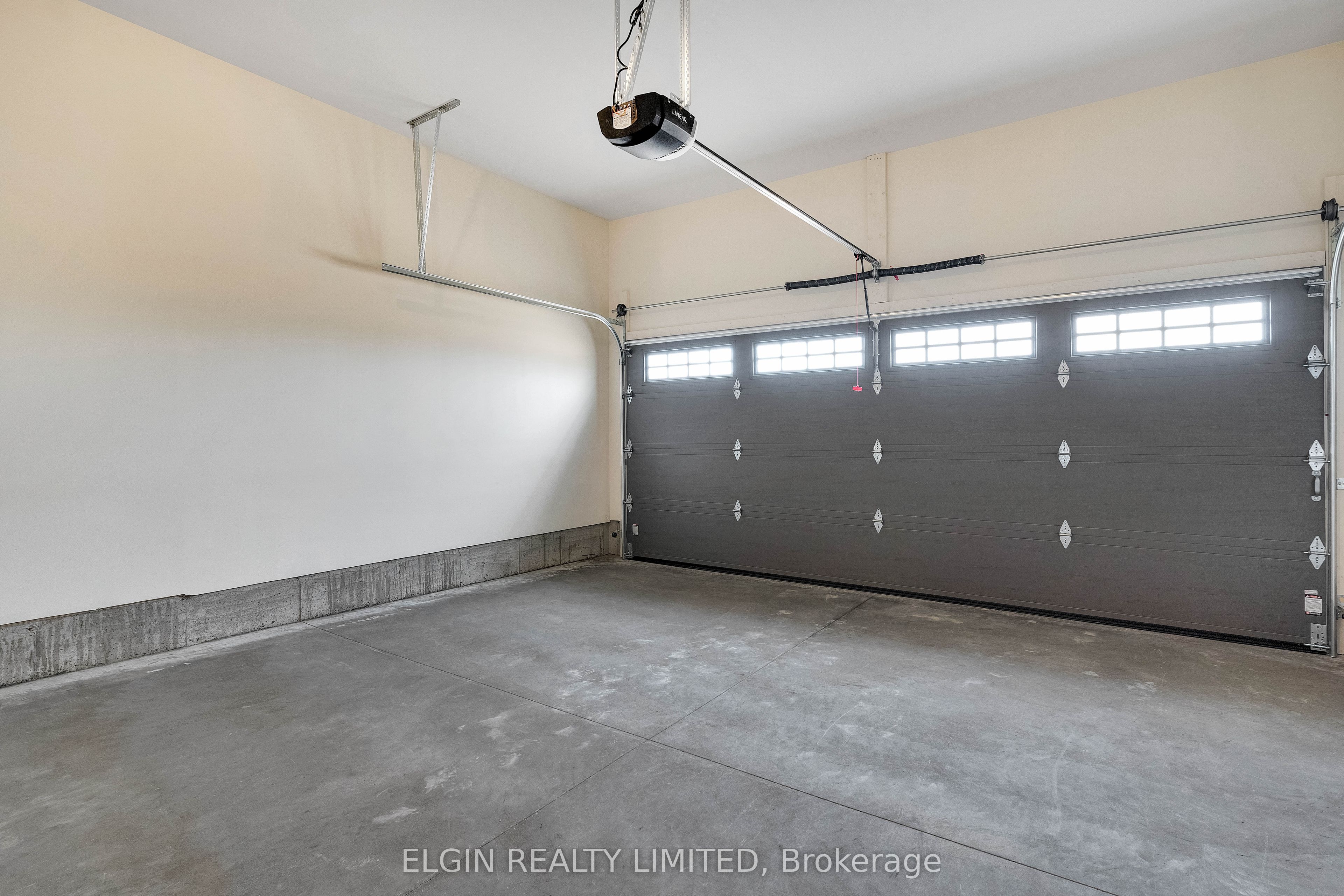 79 Hemlock Crescent Property Photo 11