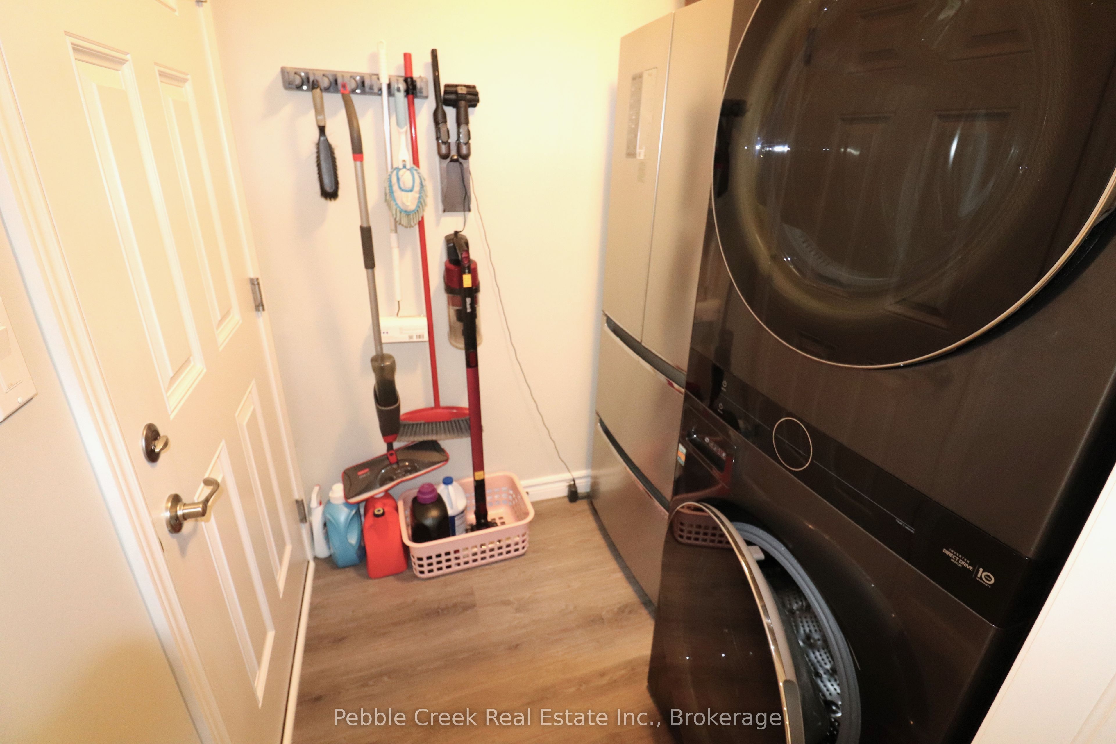 2 Highview Street Property Photo 28