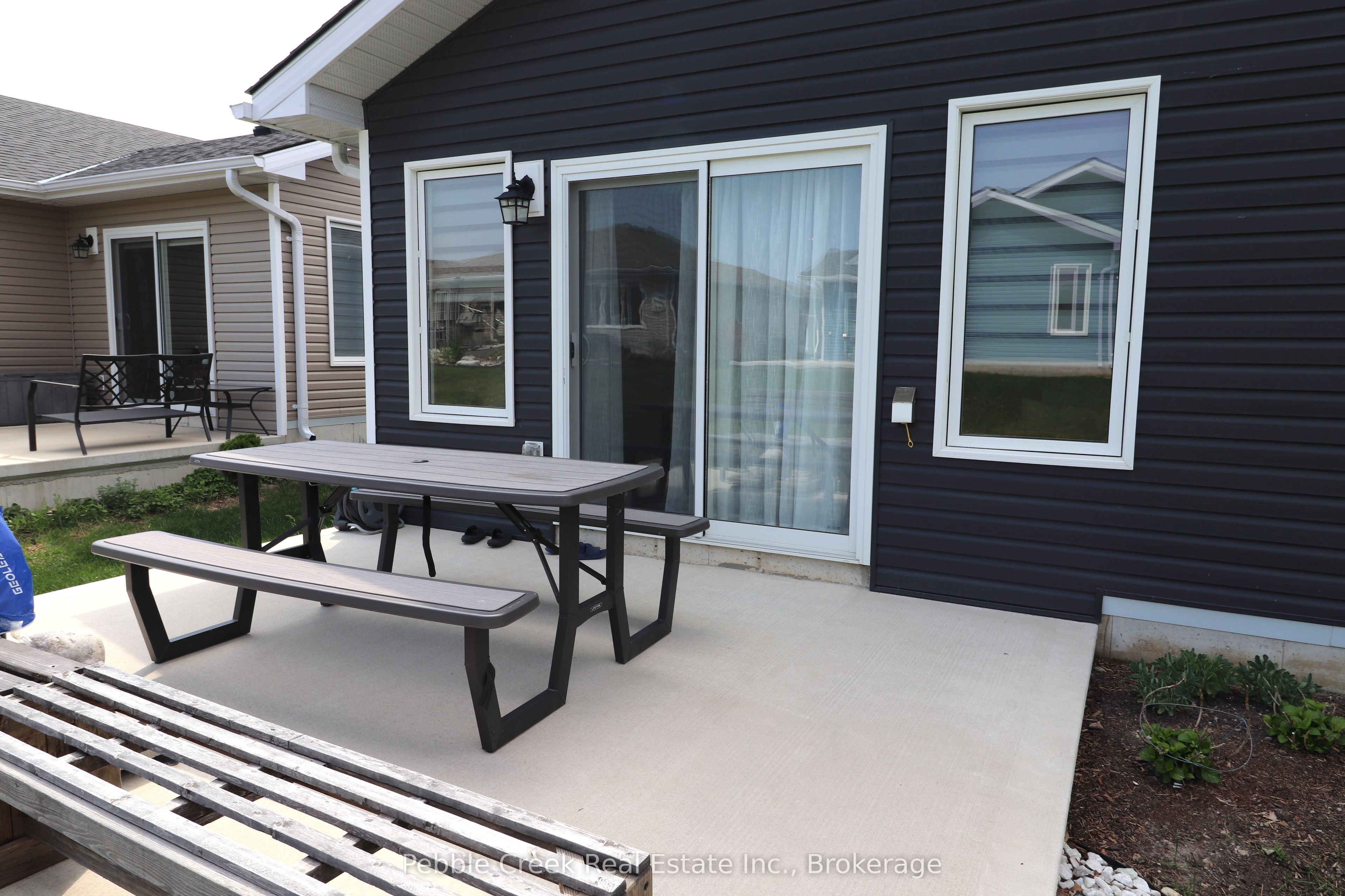 2 Highview Street Property Photo 33