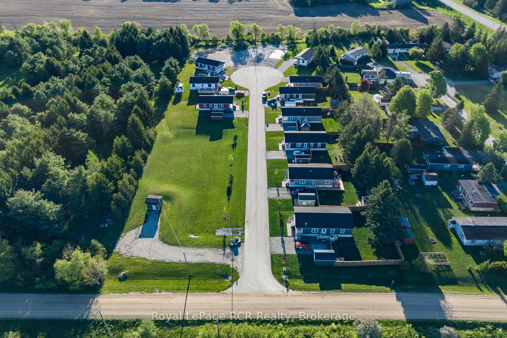 210 Spruce Drive Property Photo 3