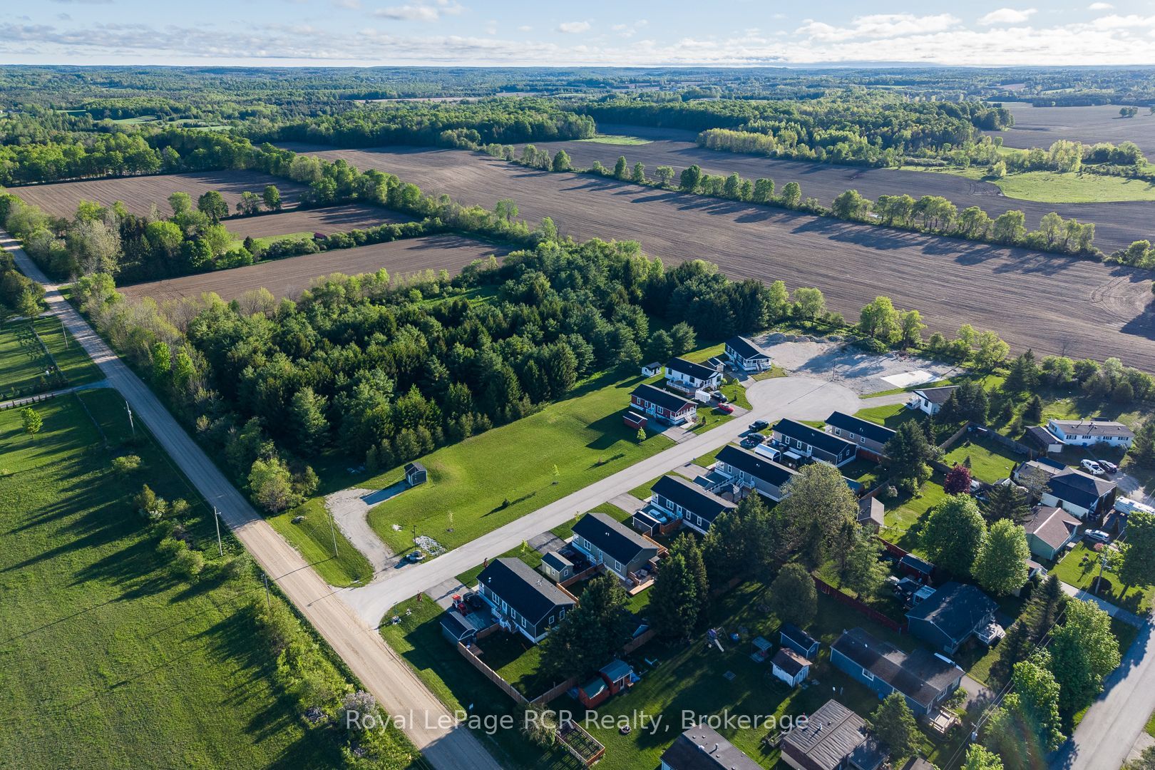 210 Spruce Drive Property Photo 4