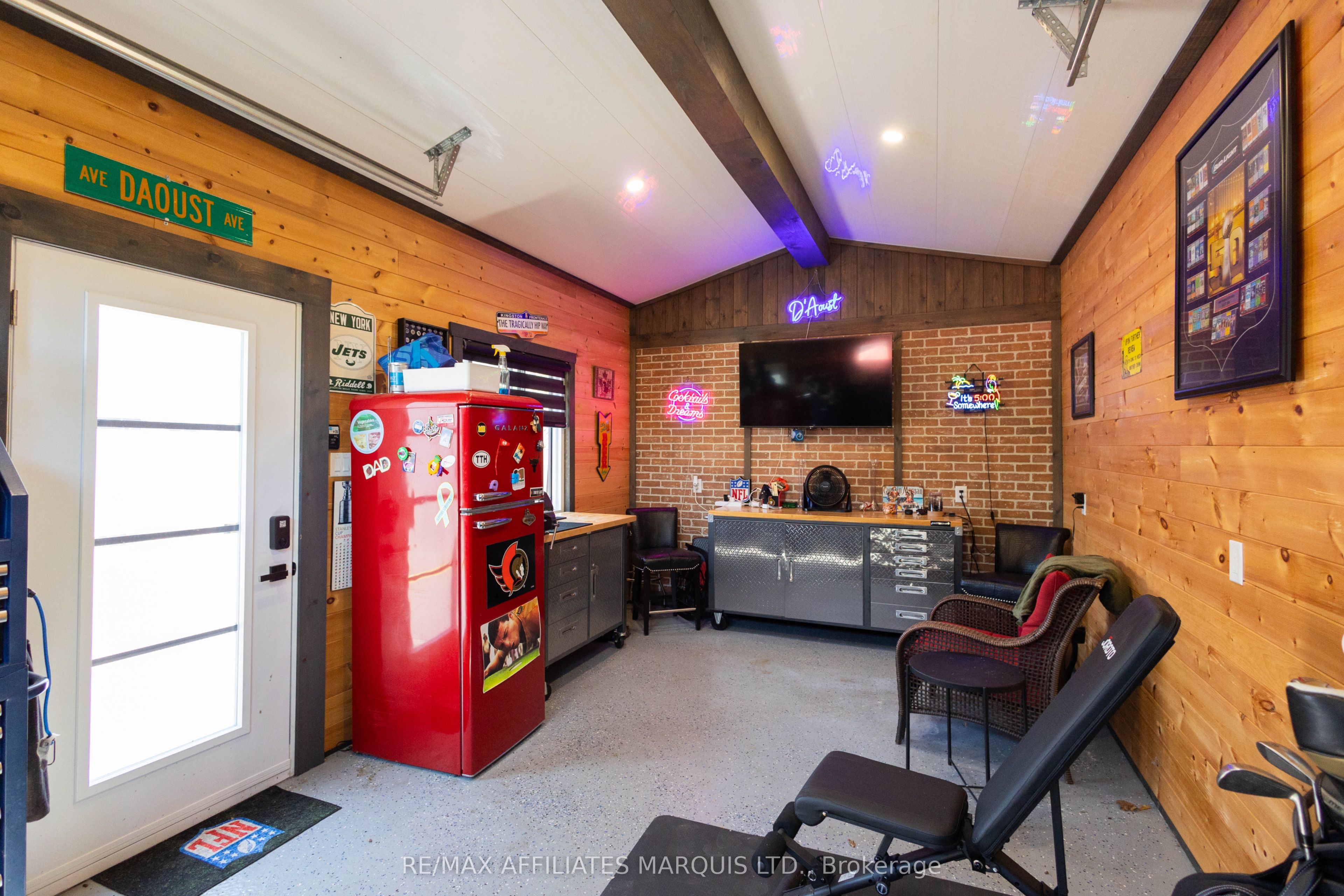 420 Beach Avenue Property Photo 12