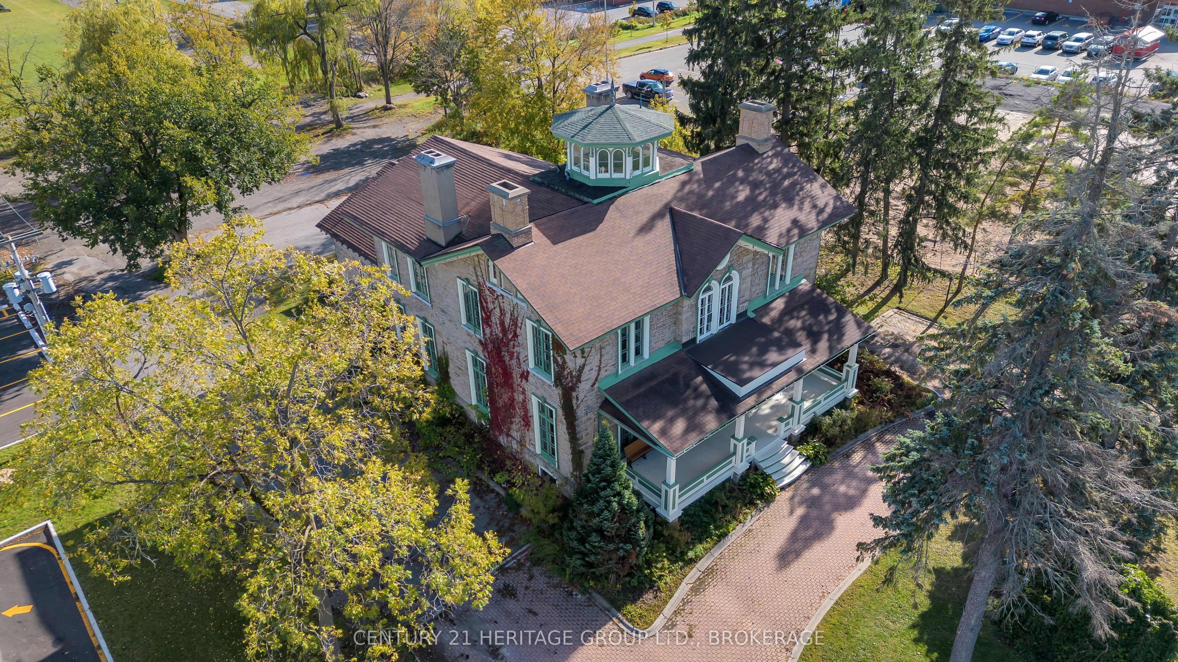 389 King Street Property Photo 3