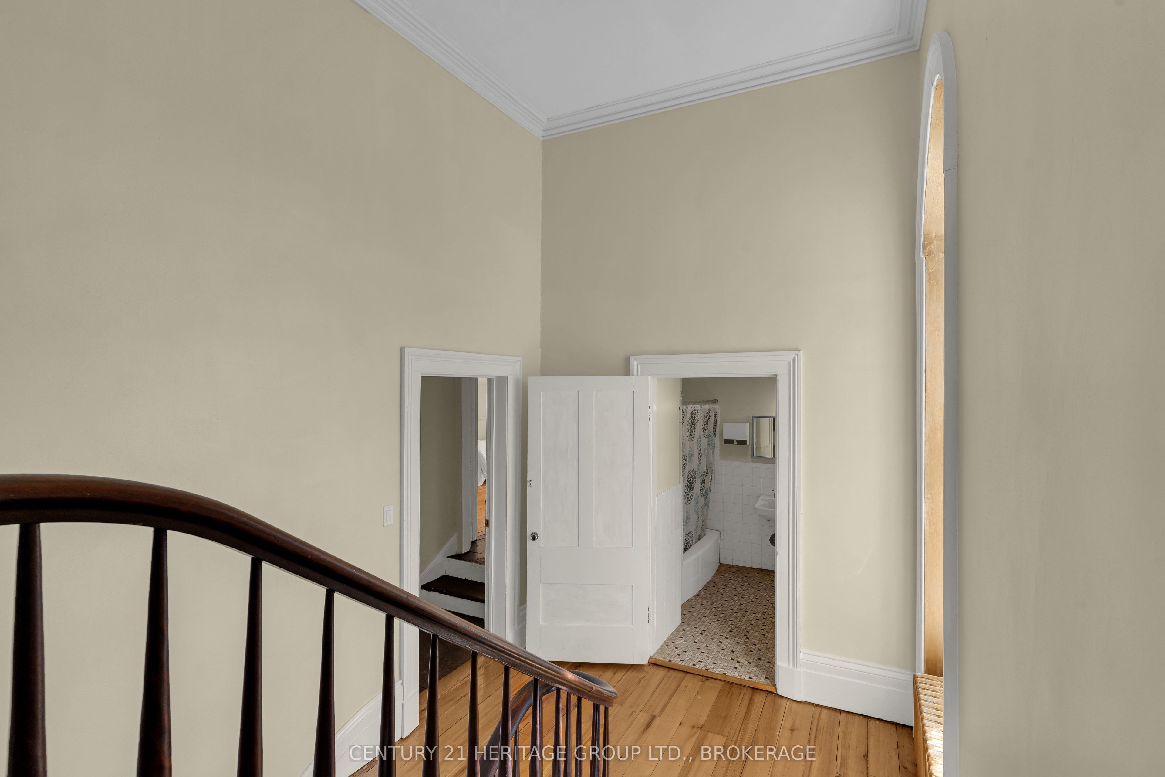 389 King Street Property Photo 29