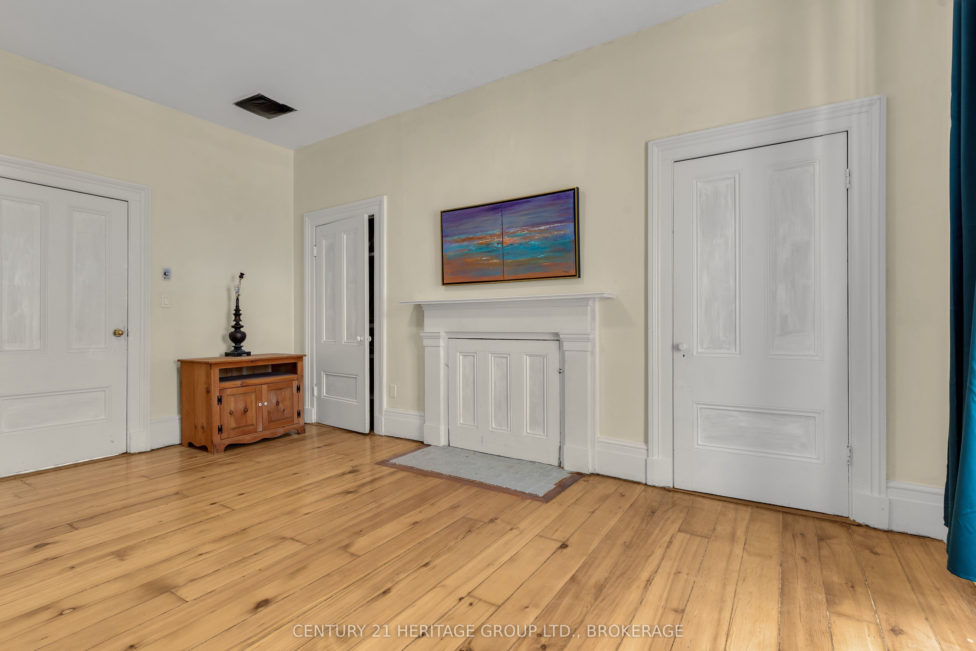 389 King Street Property Photo 37
