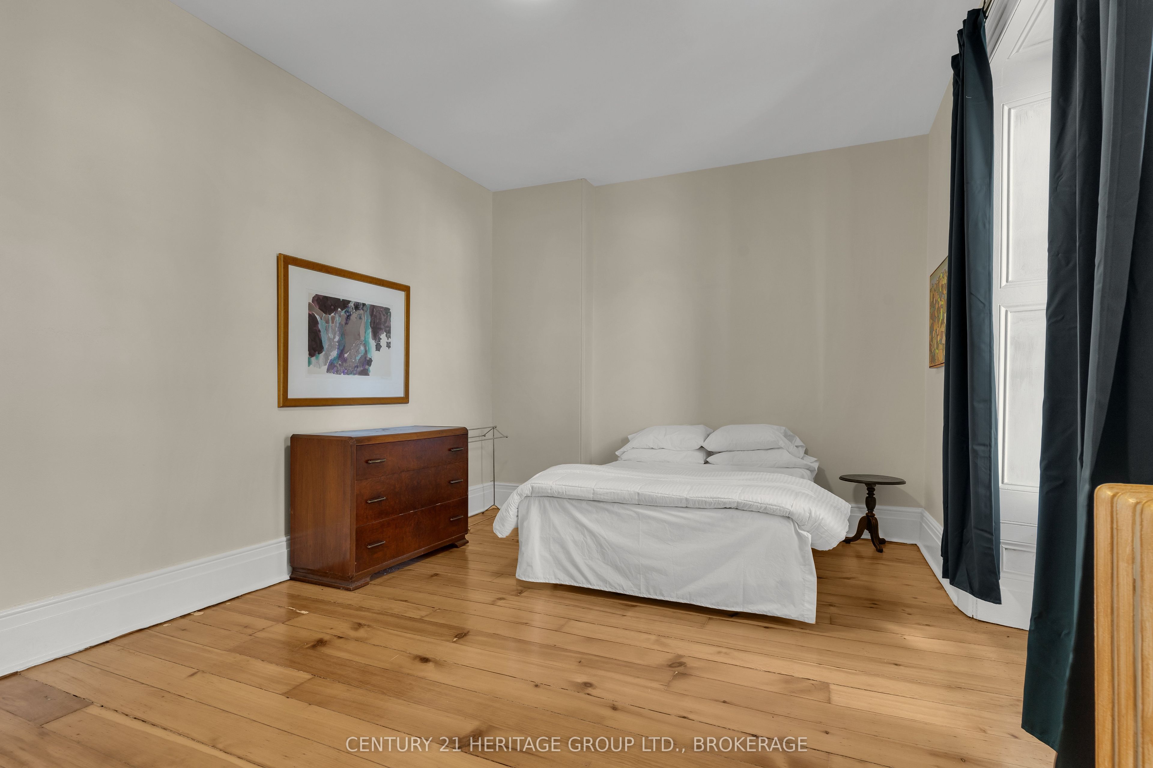 389 King Street Property Photo 42