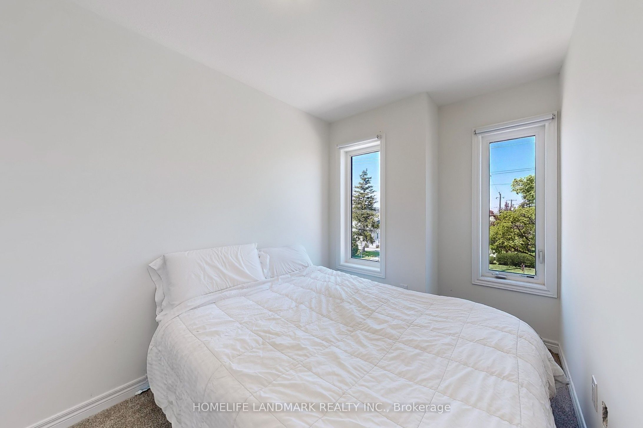 2 Reid Avenue N Property Photo 17