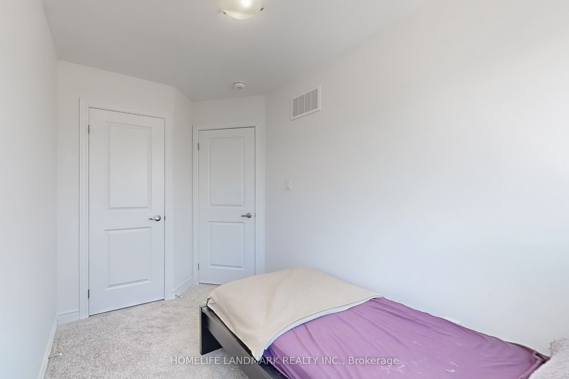 2 Reid Avenue N Property Photo 20