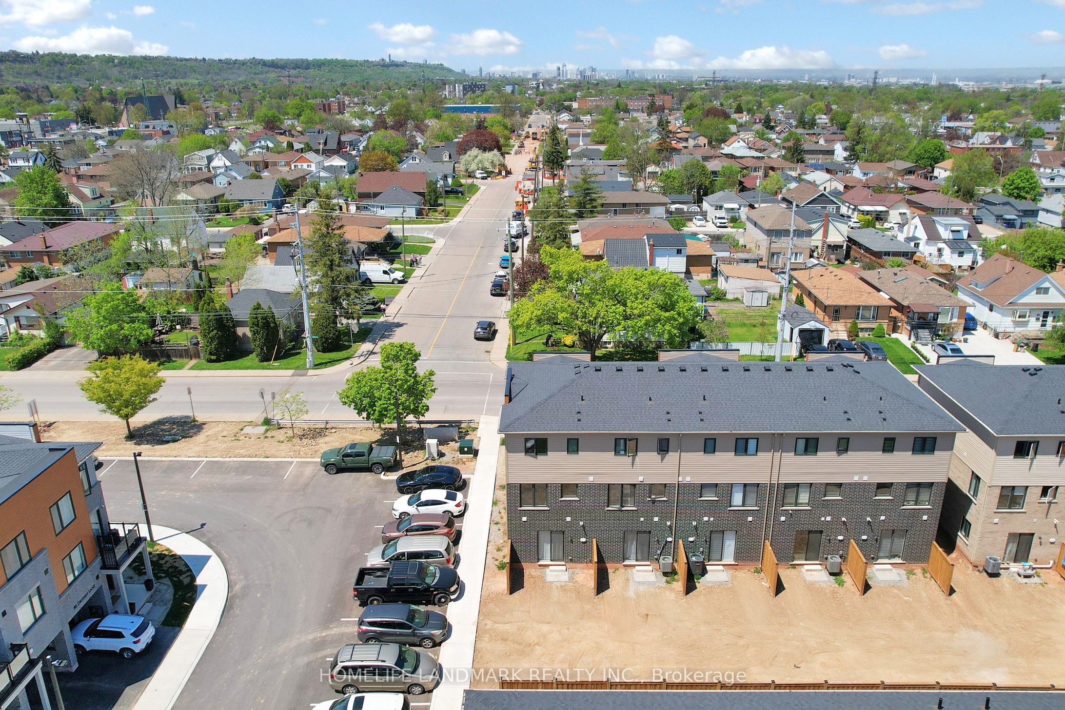 2 Reid Avenue N Property Photo 26