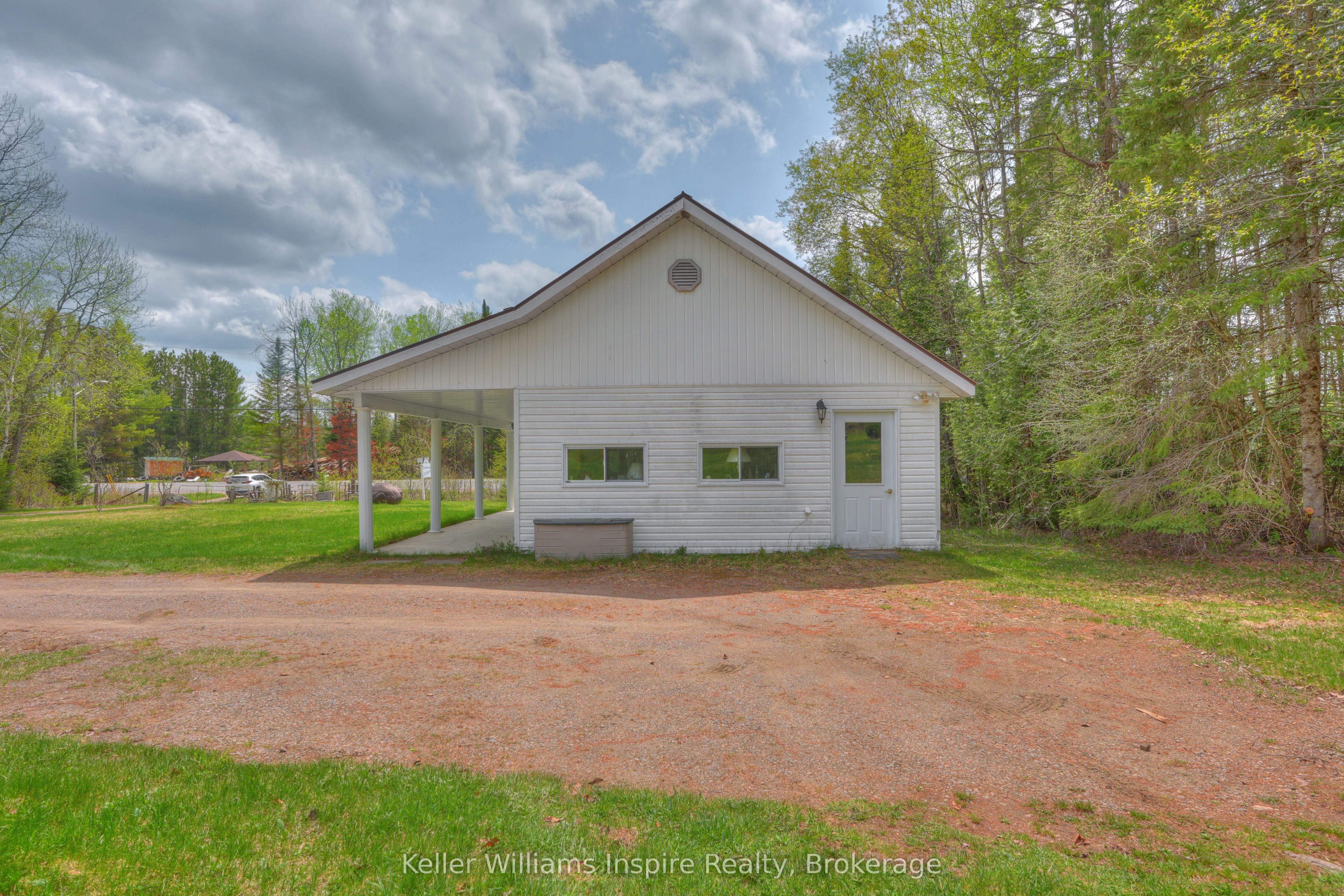 5311 Loop Road Property Photo 6