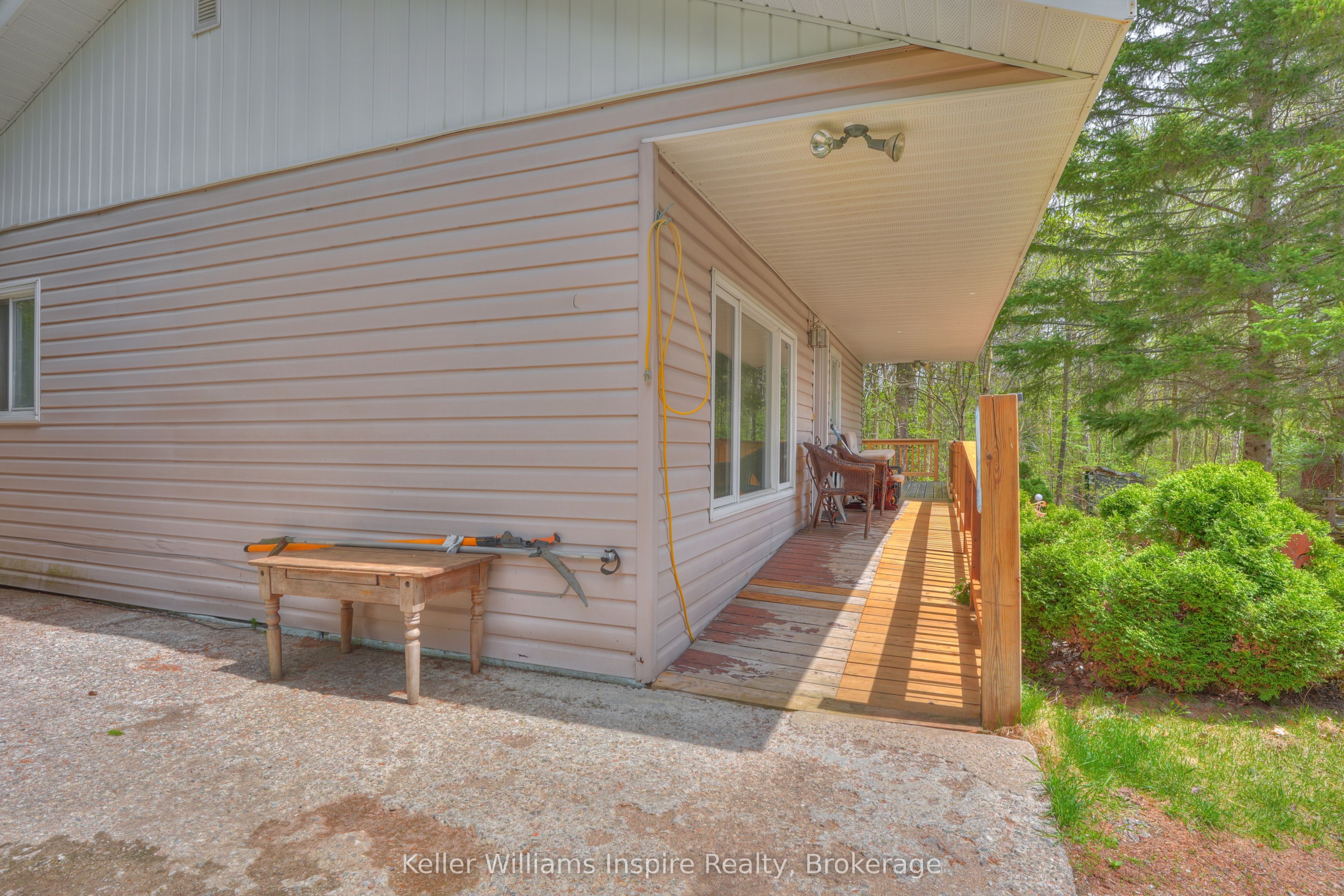 5311 Loop Road Property Photo 9