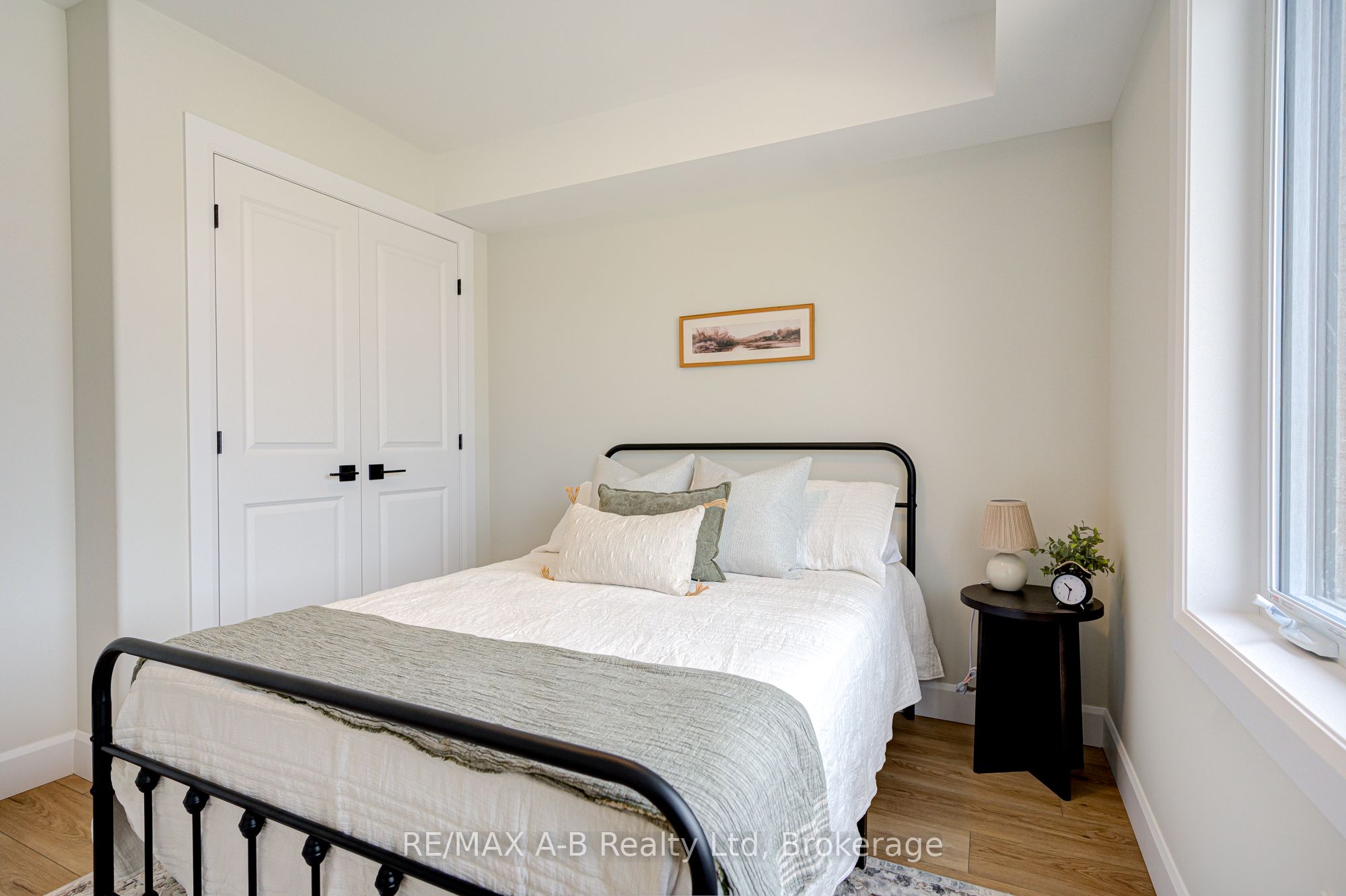 428 Queen Street W 3 Property Photo 16