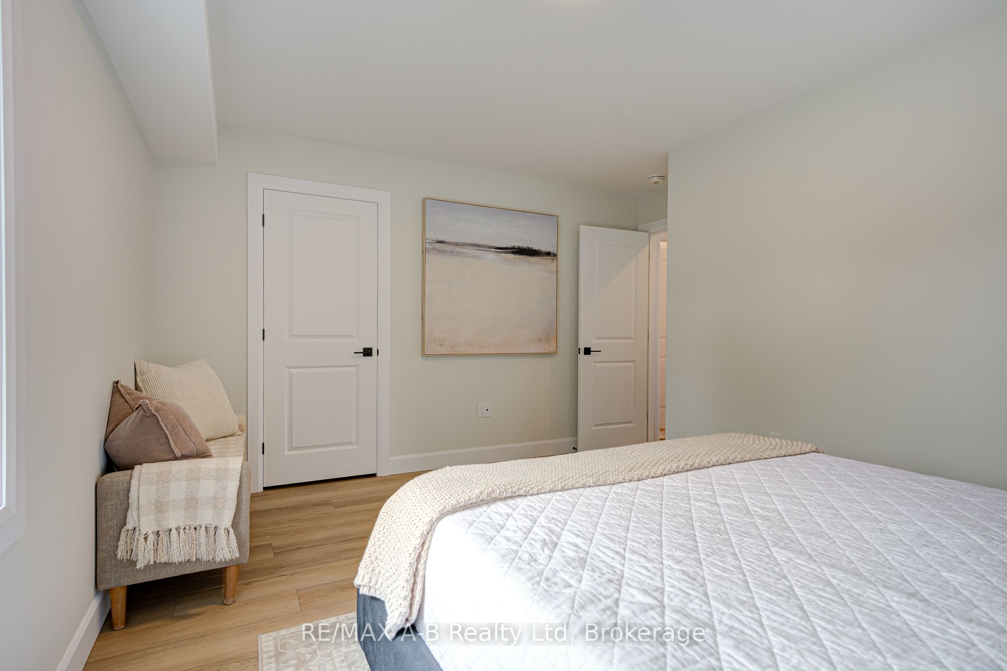 428 Queen Street W 3 Property Photo 24