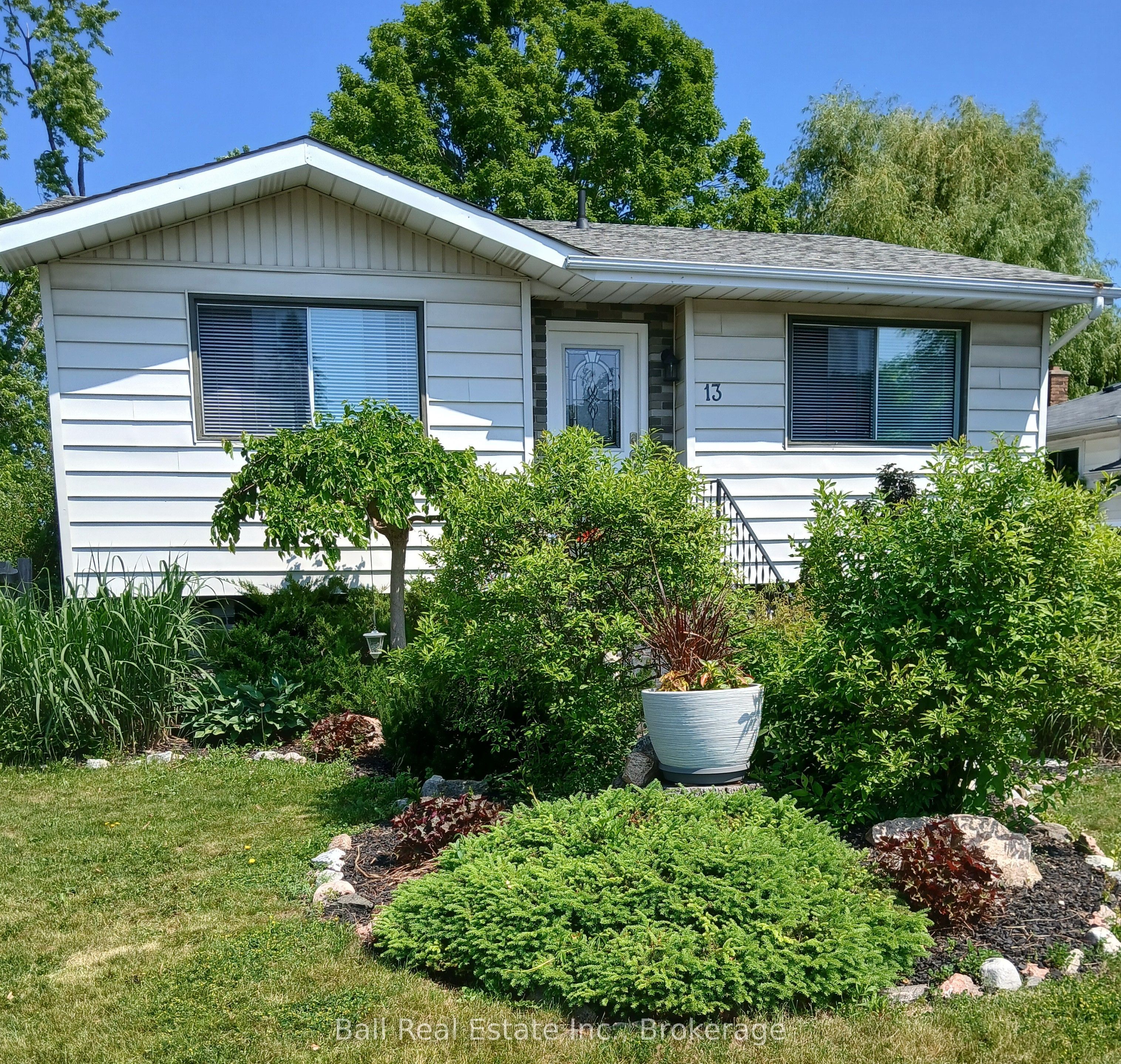 13 Coyle Crescent Property Photo 3