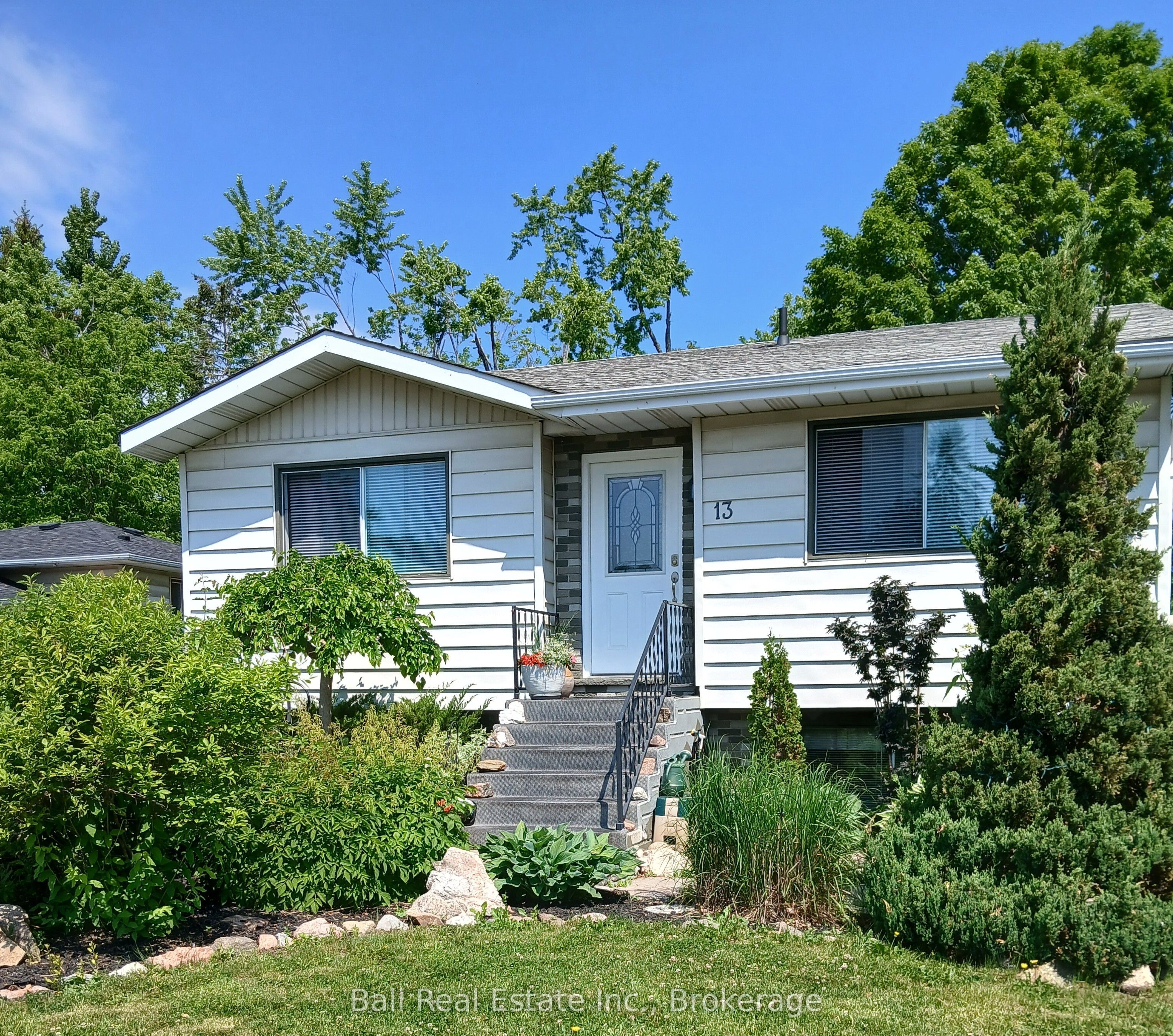 13 Coyle Crescent Property Photo 4