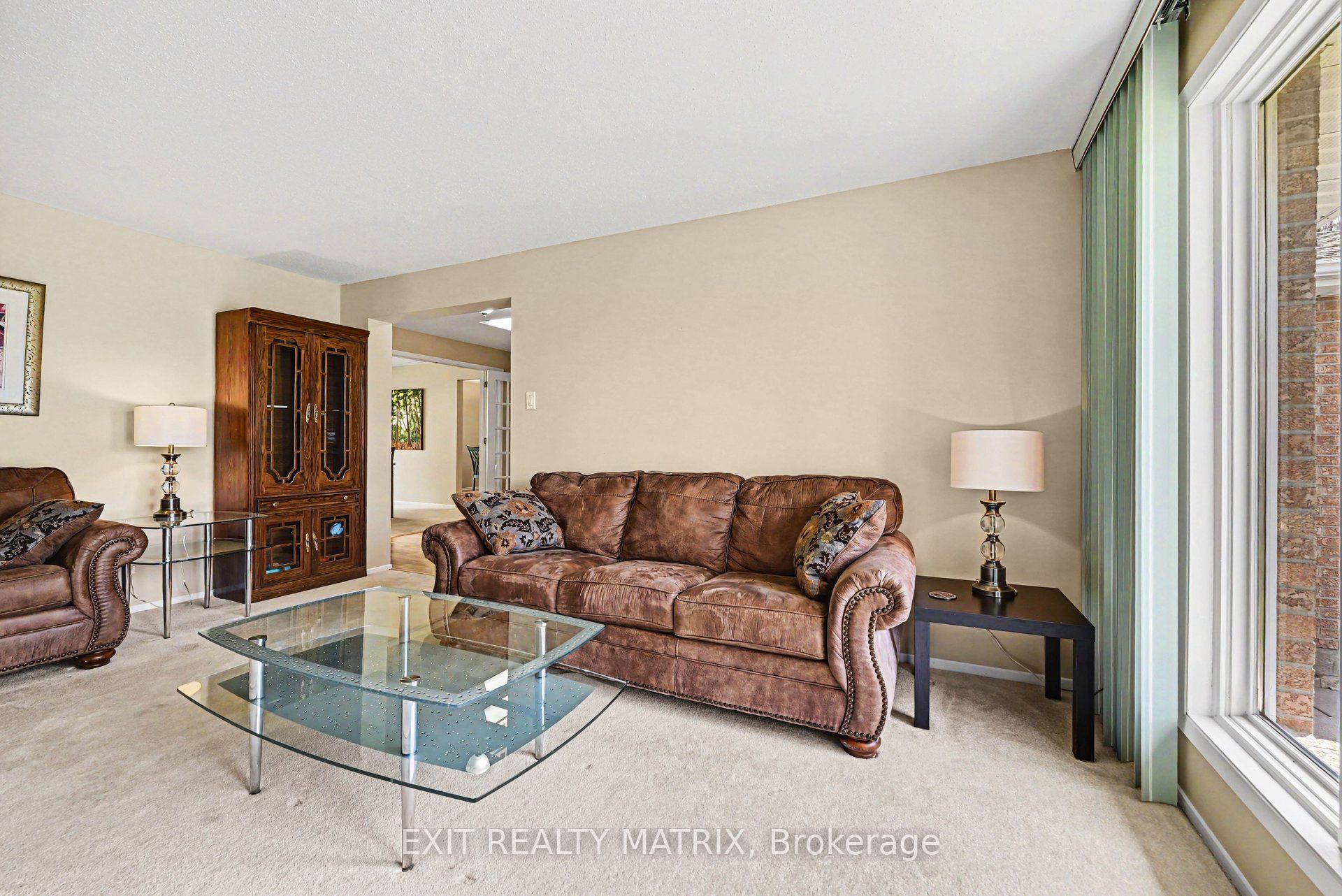 5968 Meadowglen Drive Property Photo 7