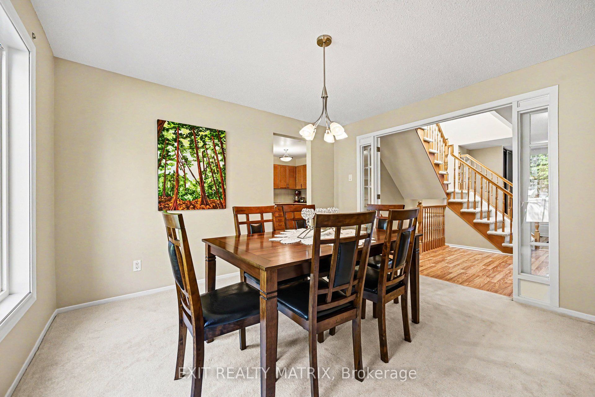 5968 Meadowglen Drive Property Photo 9