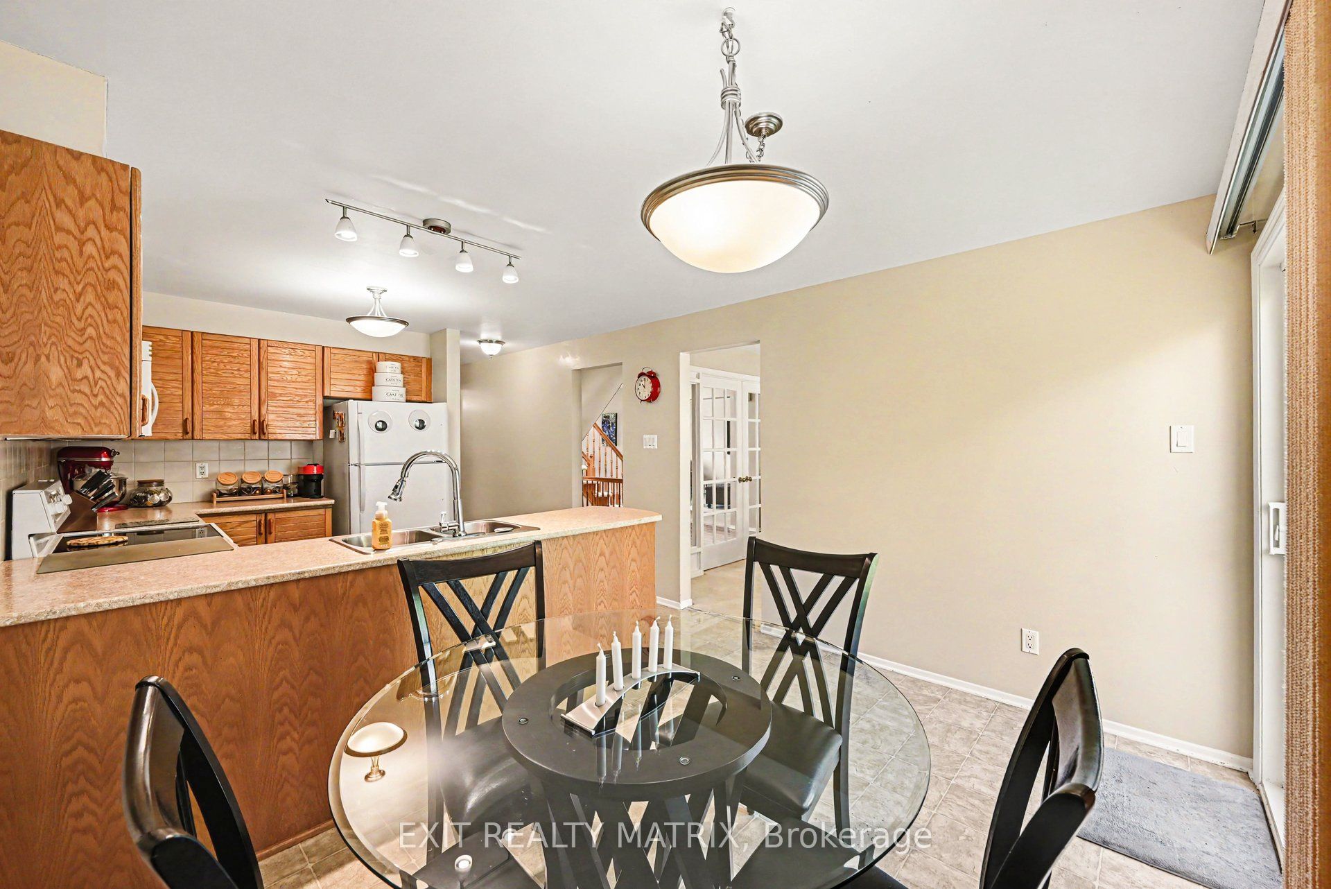 5968 Meadowglen Drive Property Photo 11