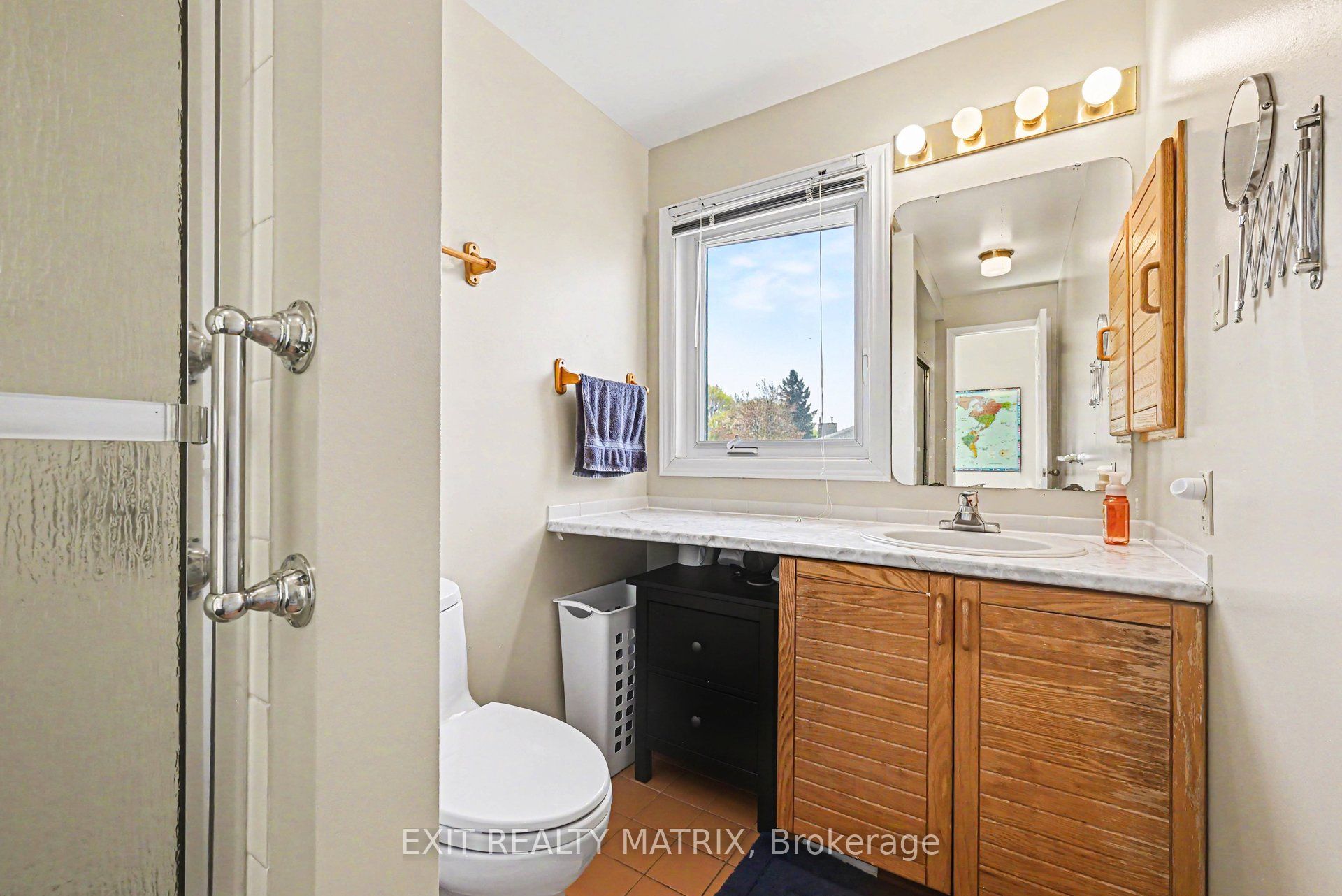5968 Meadowglen Drive Property Photo 21