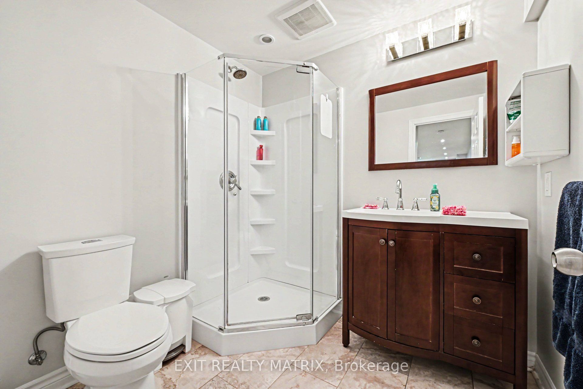 5968 Meadowglen Drive Property Photo 23