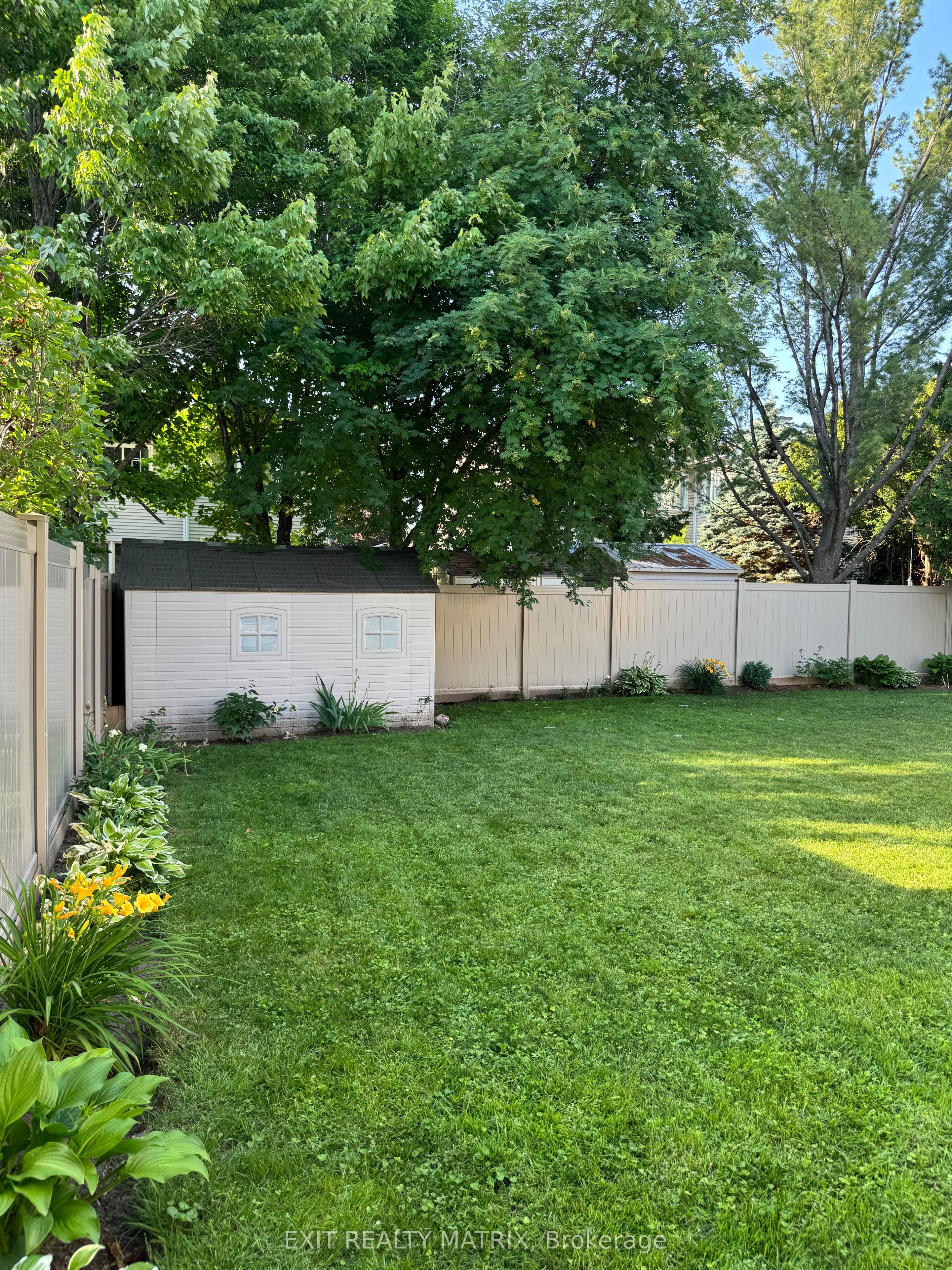 5968 Meadowglen Drive Property Photo 27
