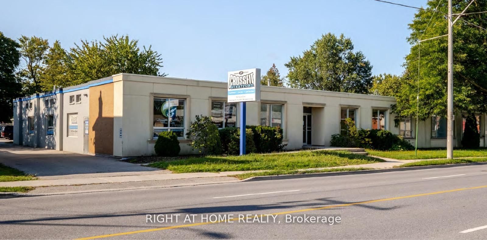 649 Ontario Street 2 Property Photo 4