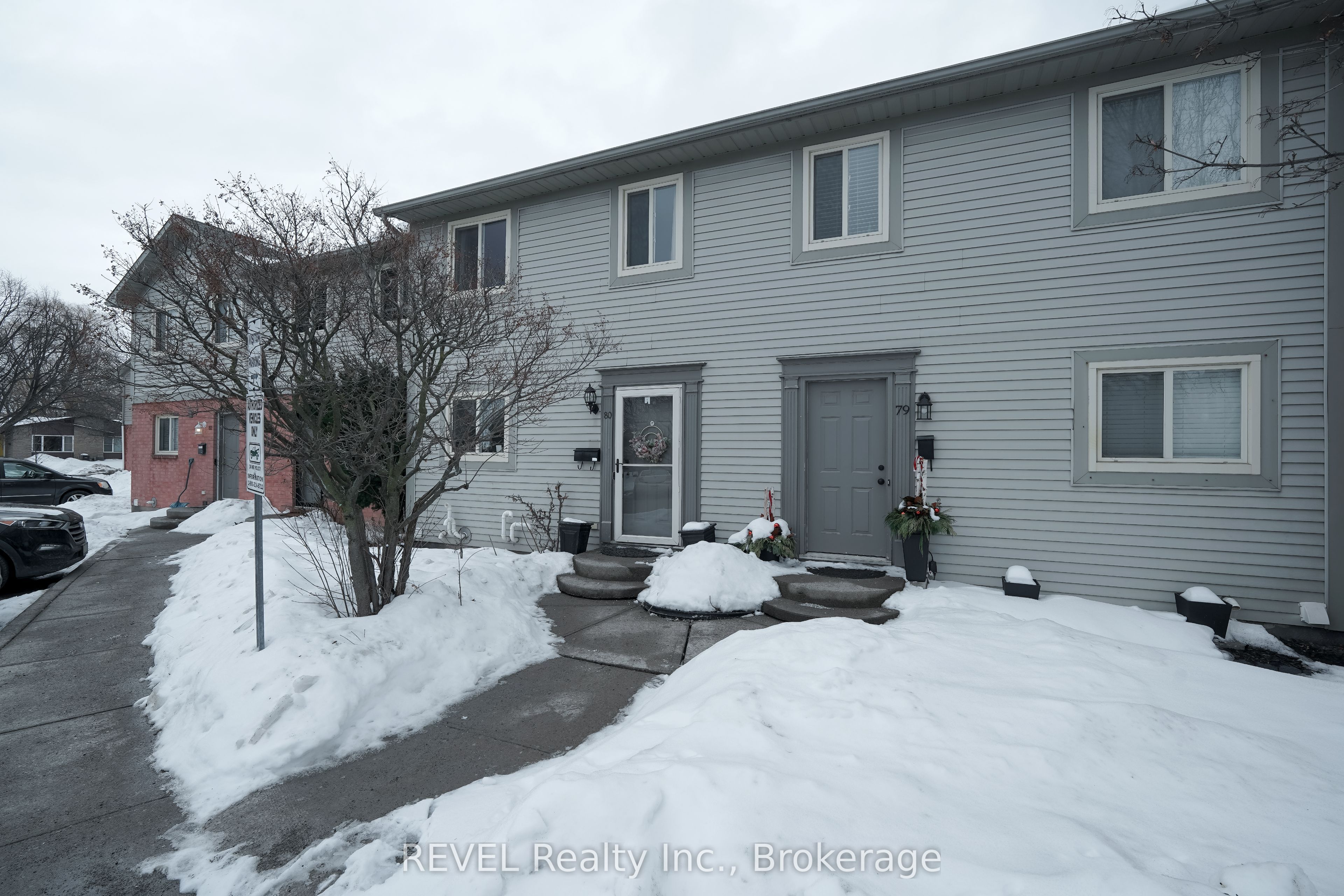 65 Dorchester Boulevard 80 Property Photo 3