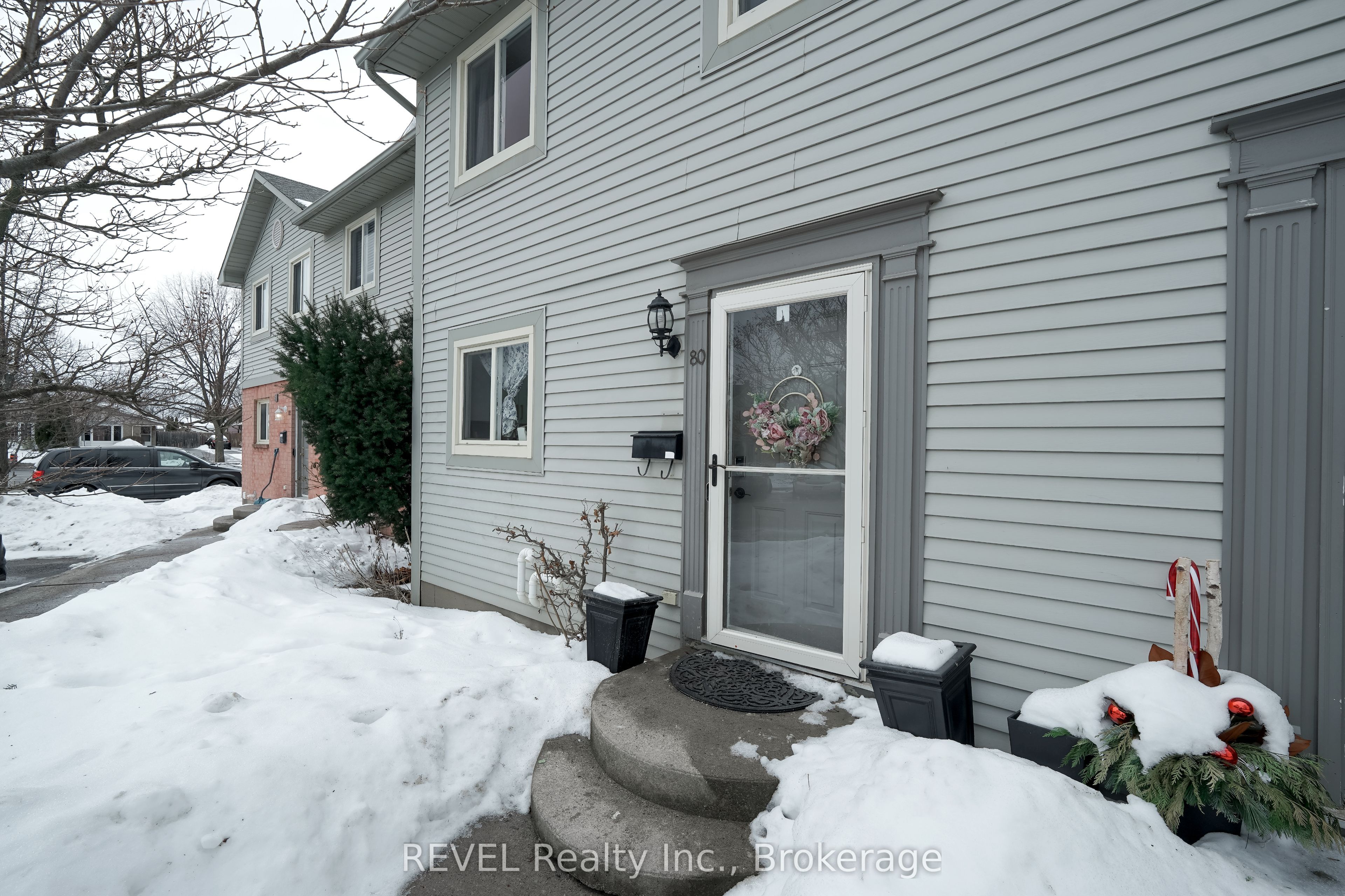65 Dorchester Boulevard 80 Property Photo 4