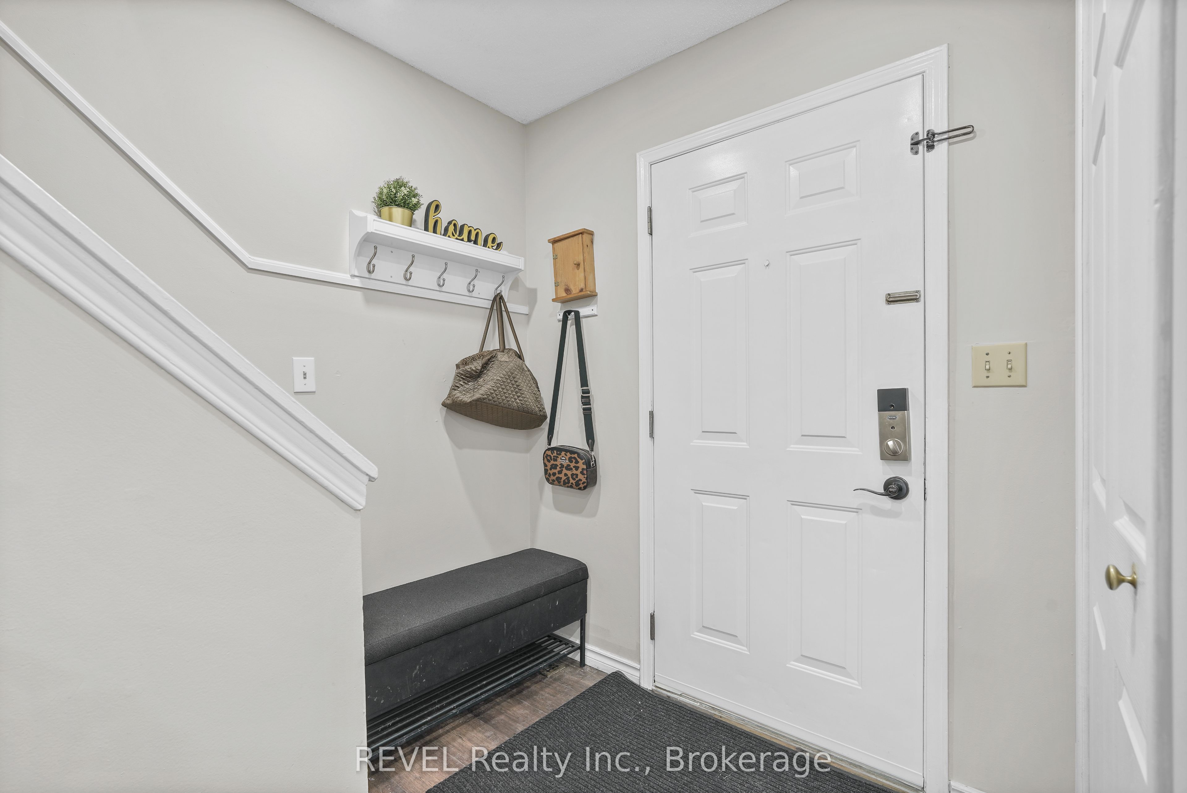 65 Dorchester Boulevard 80 Property Photo 6