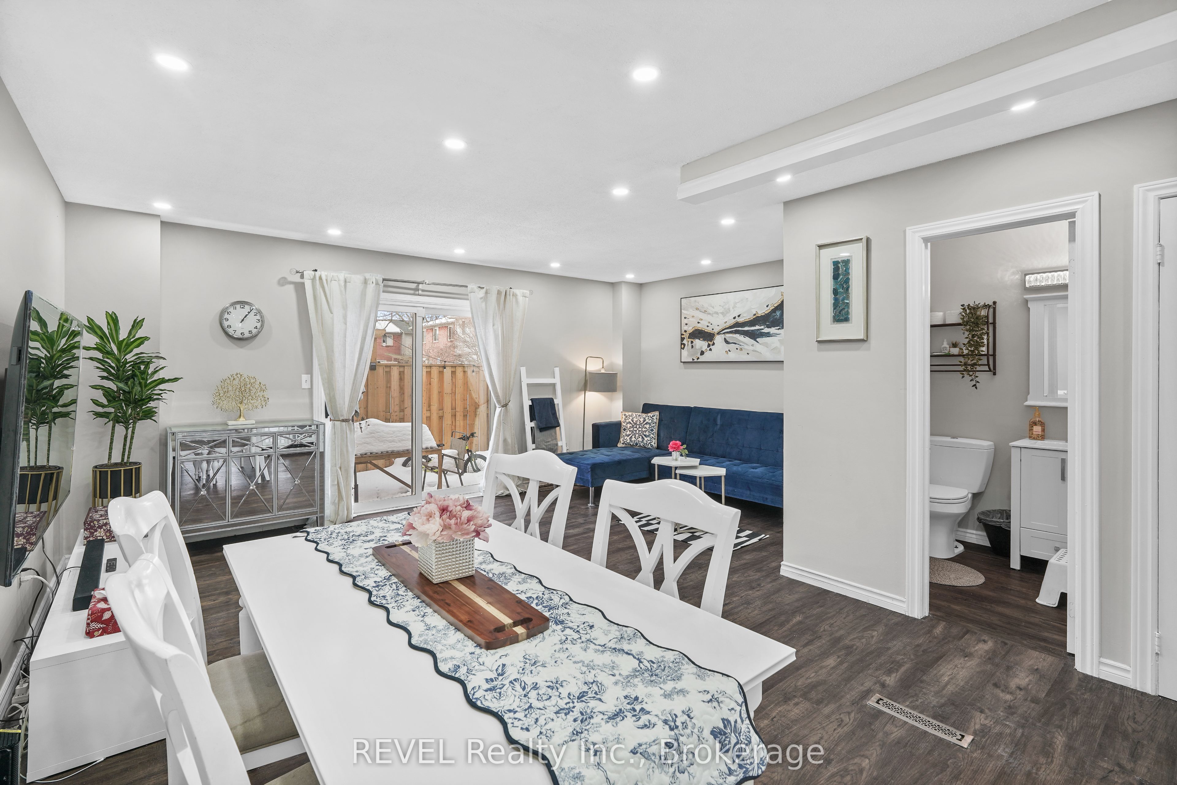65 Dorchester Boulevard 80 Property Photo 15