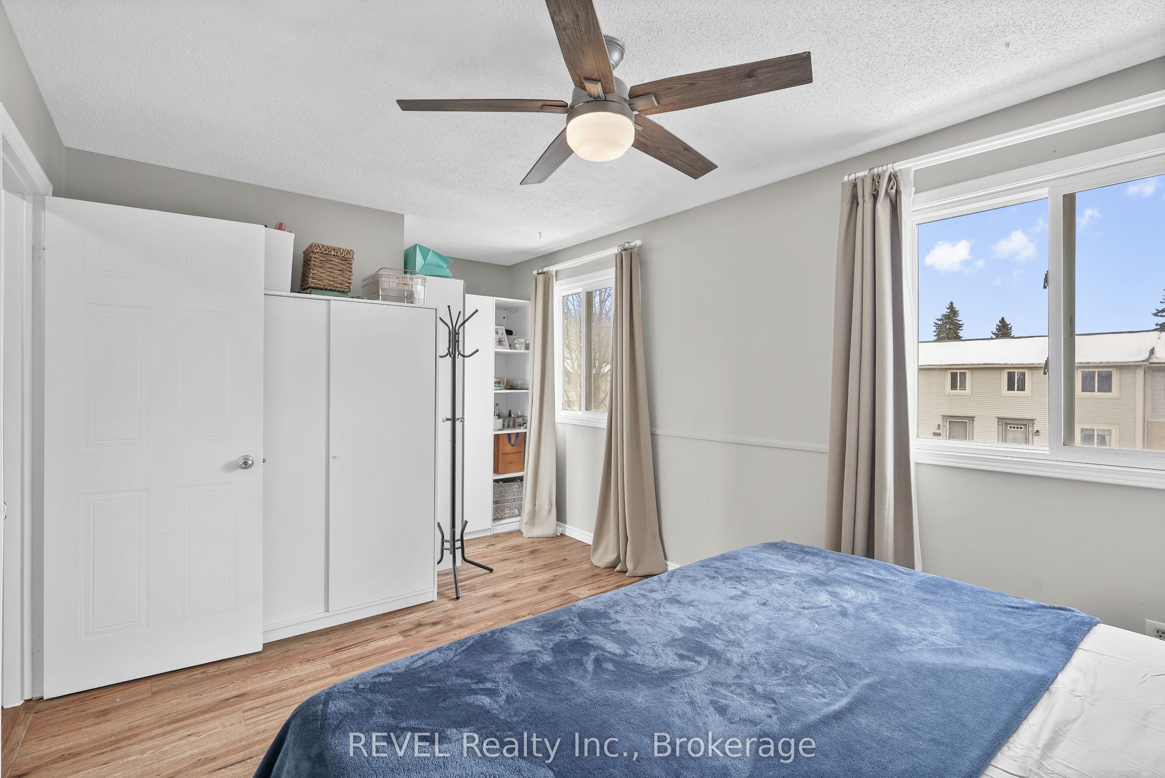 65 Dorchester Boulevard 80 Property Photo 17